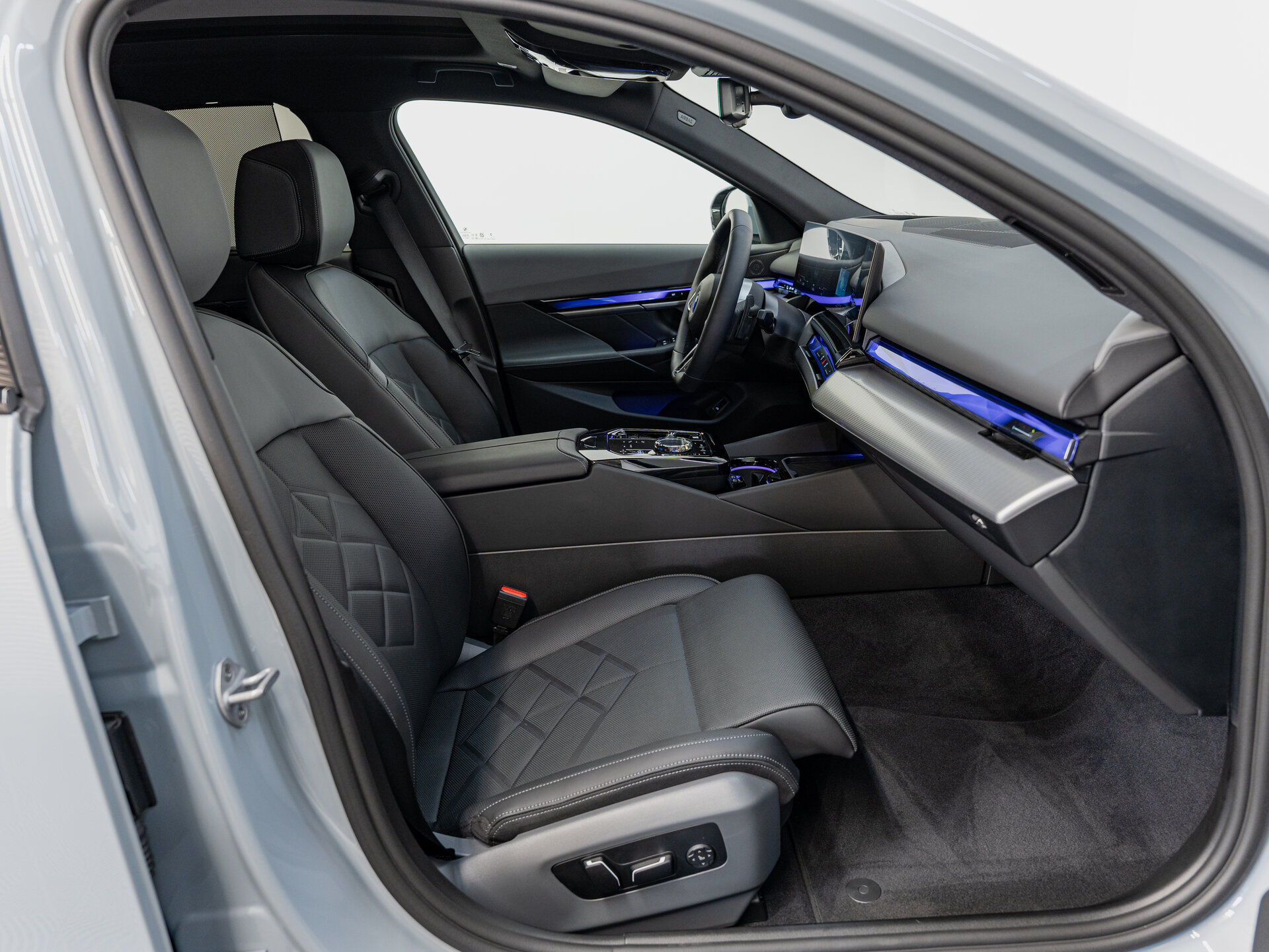 Автомобиль BMW 5 серии 530i xDrive 2.0 AT (258 л.с.) 4WD - 16