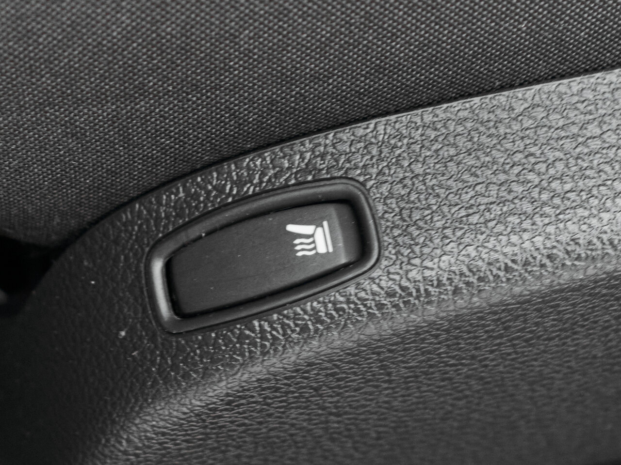 Купить Renault Duster 1.6 MT (102 л.с.), 2014 в Екатеренбурге