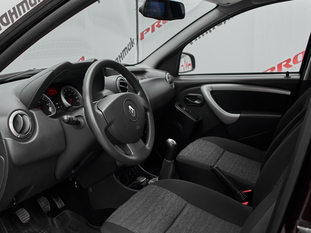 Купить Renault Duster 1.6 MT (102 л.с.), 2014 в Екатеренбурге
