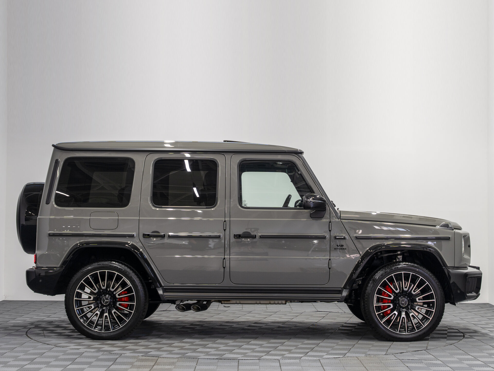 Автомобиль Mercedes-Benz G-Класс AMG 63 AMG 4.0 AT (585 л.с.) 4WD - 6