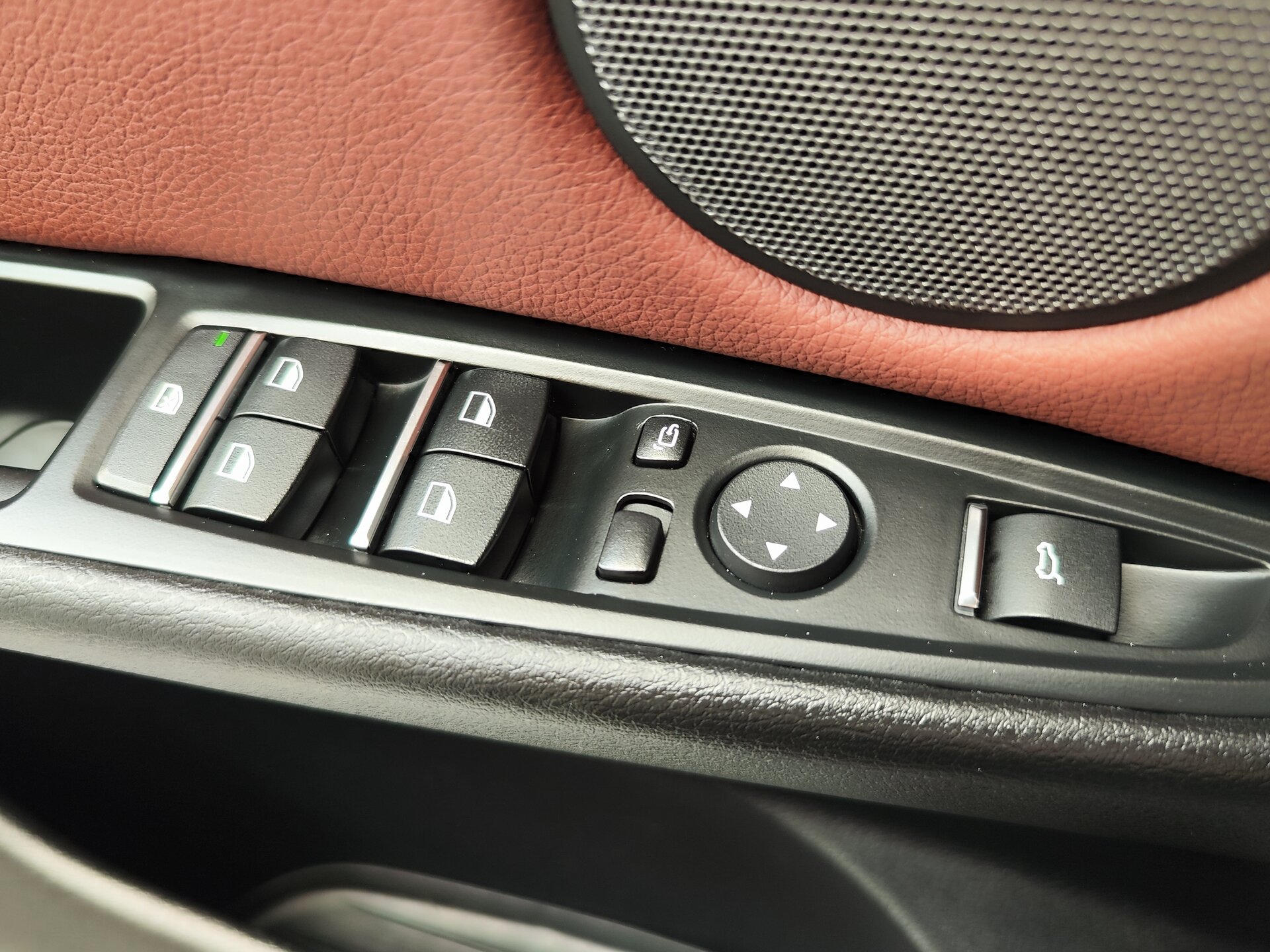 Автомобиль BMW X6 40d 3.0d AT (313 л.с.) 4WD - 19