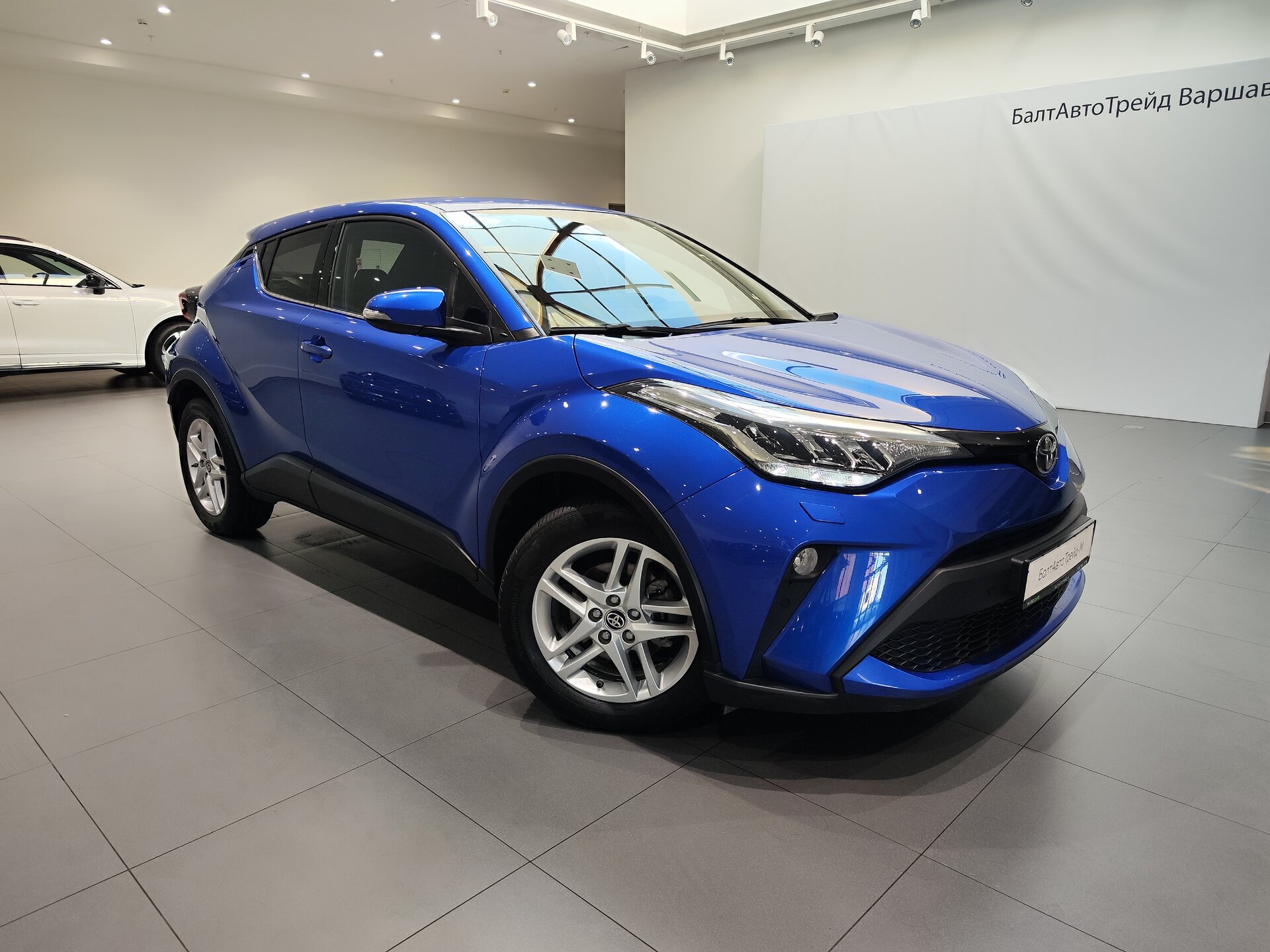 Автомобиль Toyota C-HR 2.0 CVT (148 л.с.) - 3