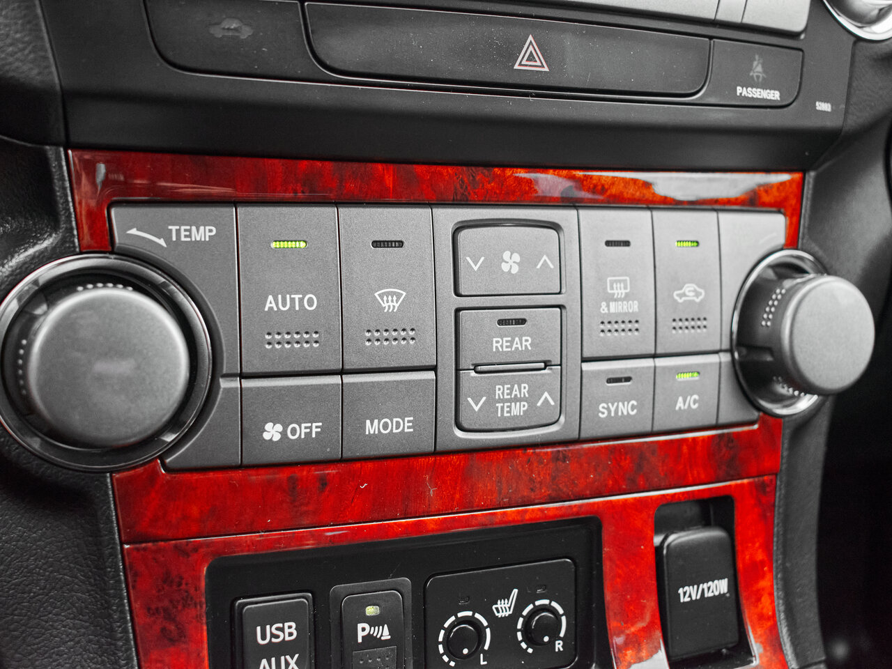 Купить Toyota Highlander 3.5 AT (273 л.с.) 4WD, 2012 в Екатеренбурге