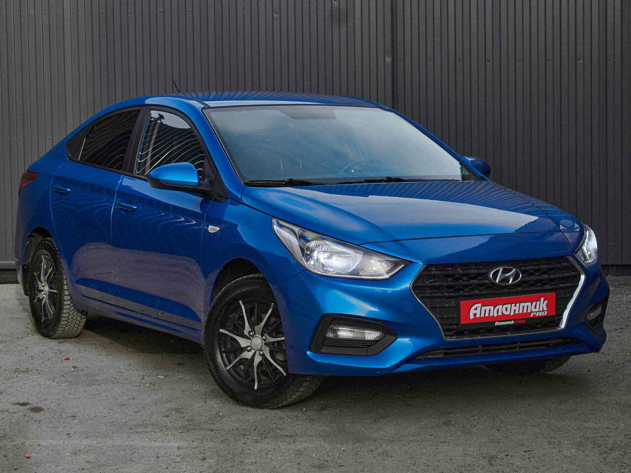 Купить Hyundai Solaris 1.4 MT (100 л.с.), 2017 в Екатеренбурге