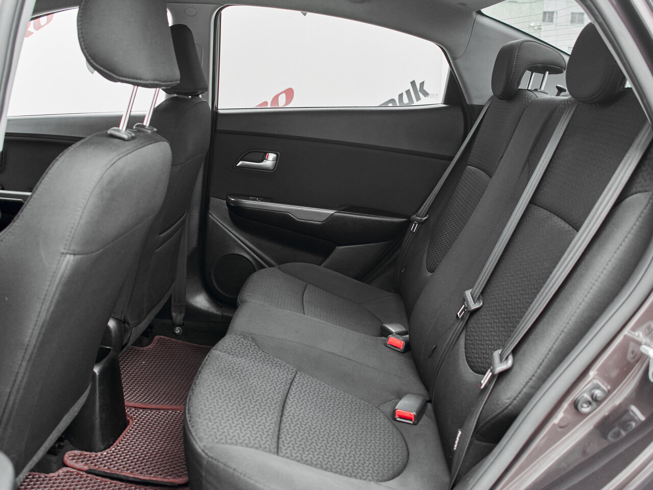 Купить Kia Rio 1.6 AT (123 л.с.), 2017 в Екатеренбурге