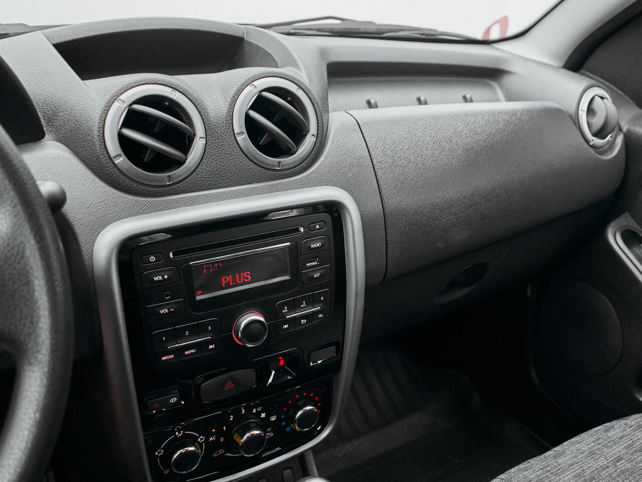 Купить Renault Duster 1.6 MT (102 л.с.), 2014 в Екатеренбурге