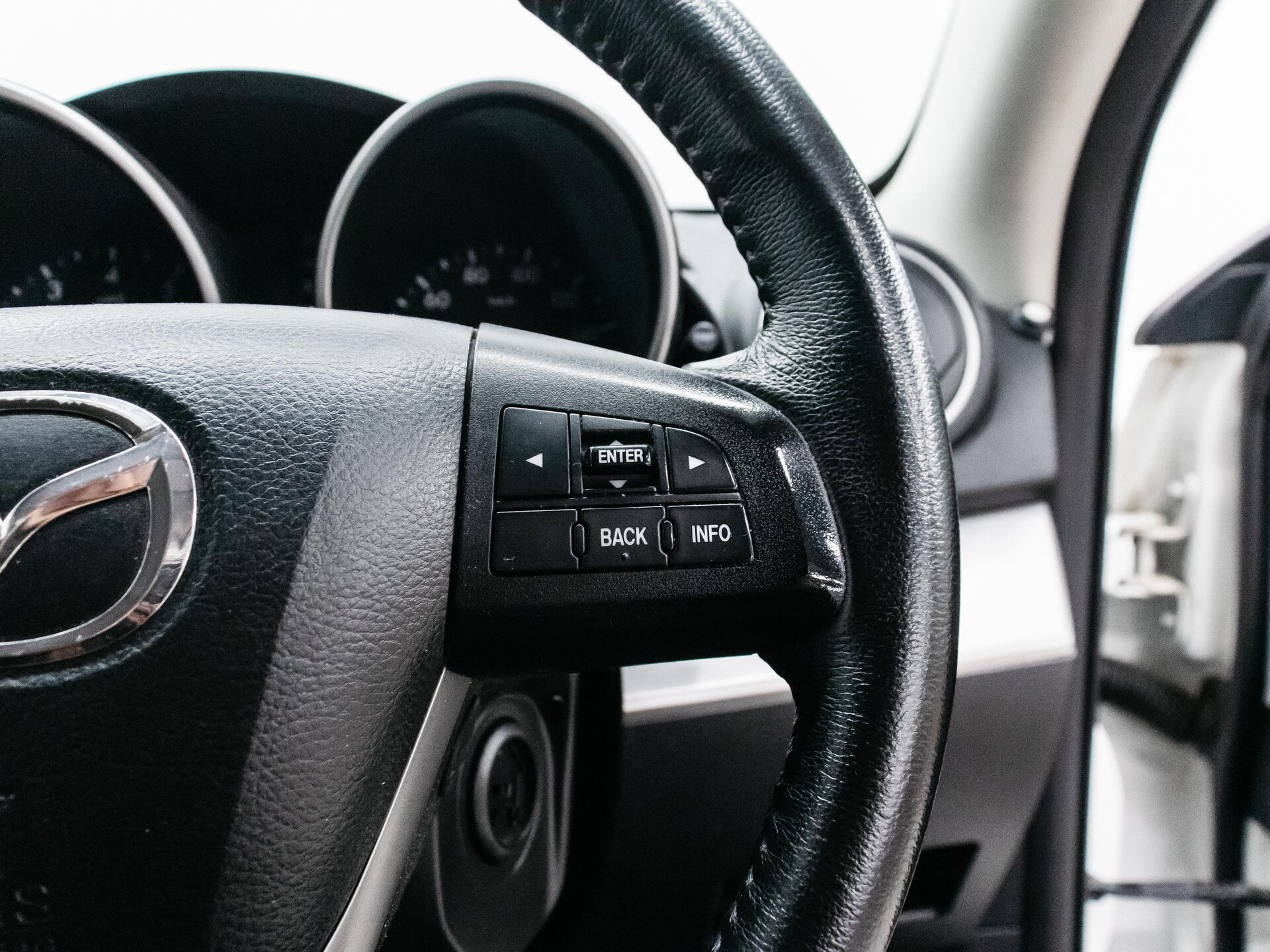 Mazda Axela 2010 19