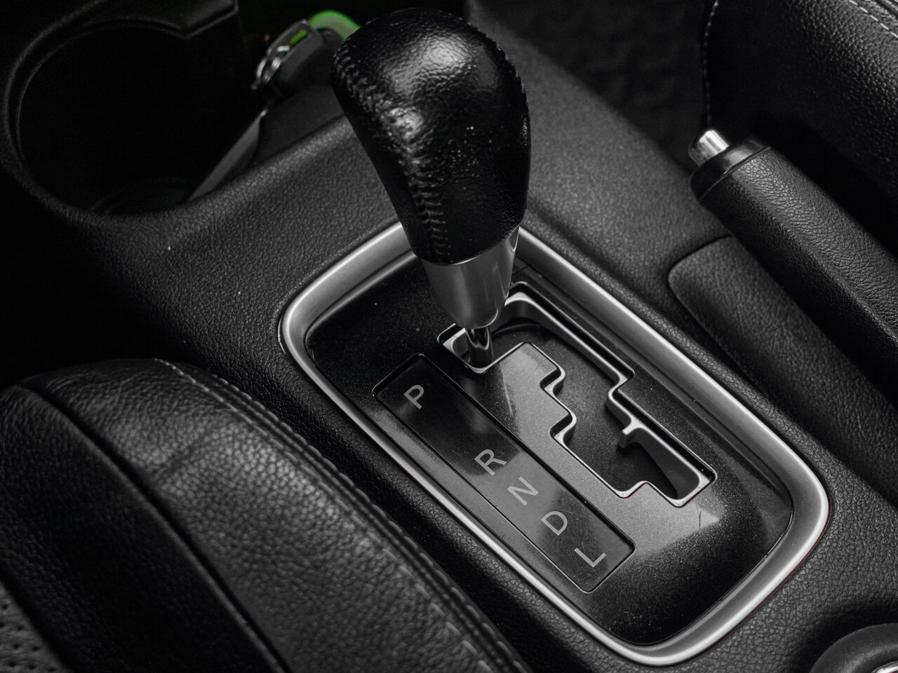 Купить Mitsubishi Outlander 2.4 CVT (167 л.с.) 4WD, 2016 в Екатеренбурге