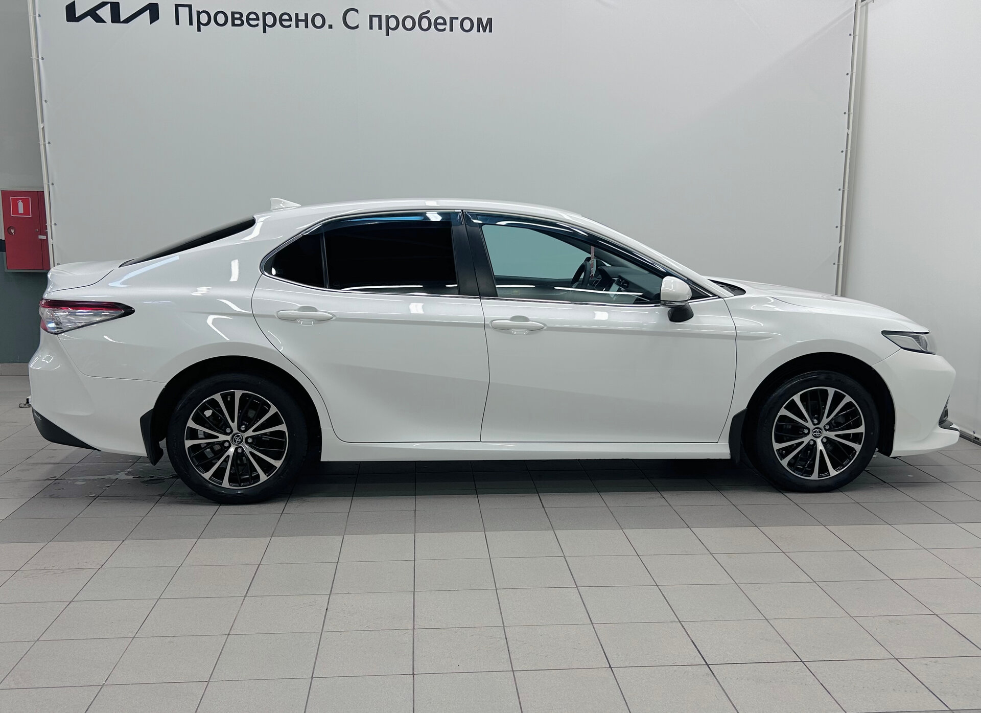 Toyota Camry 2018 6
