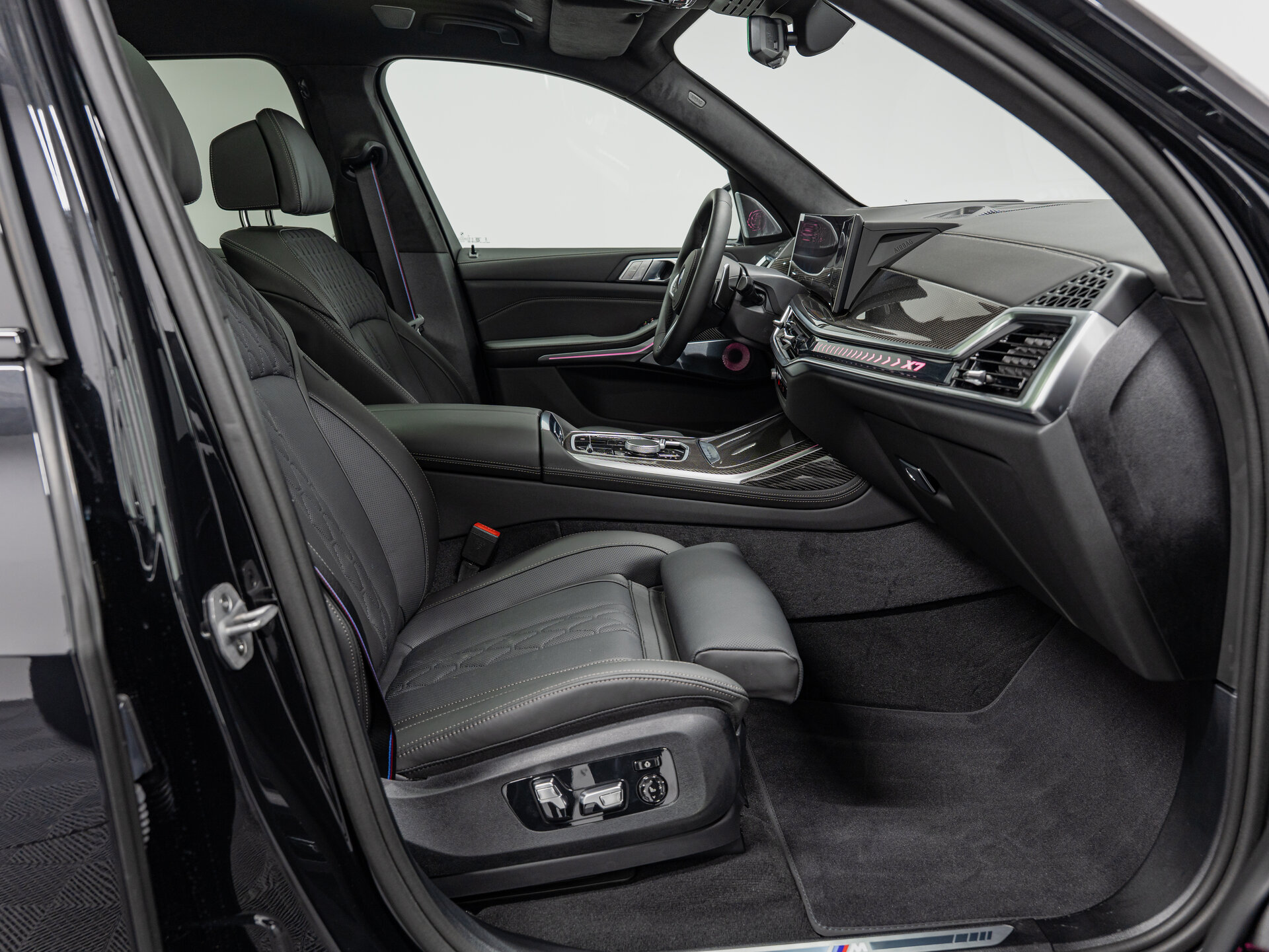 Автомобиль BMW X7 40d 3.0d AT (340 л.с.) 4WD - 13