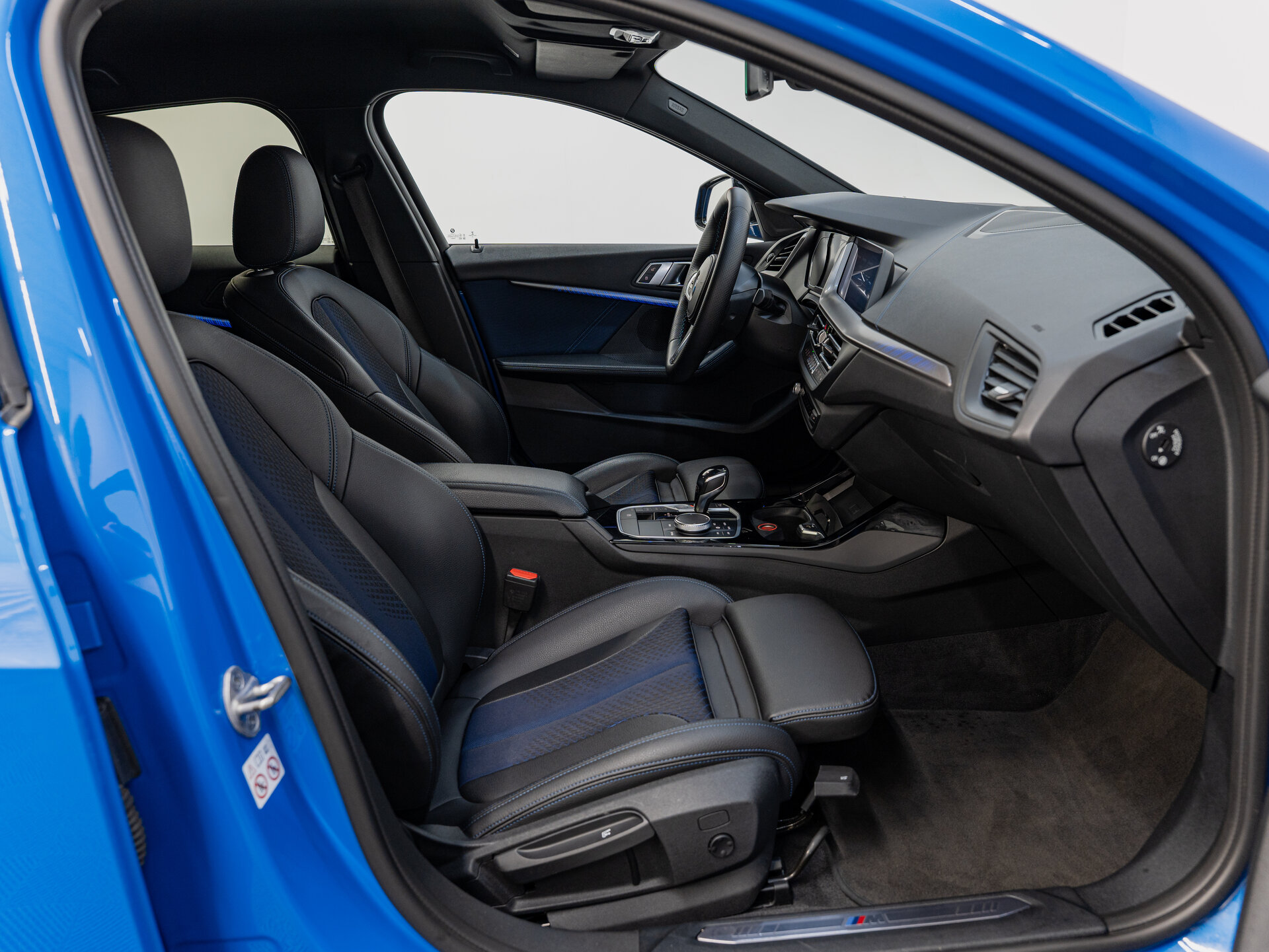 Автомобиль BMW 1 серии 118i 1.5 AMT (140 л.с.) - 10