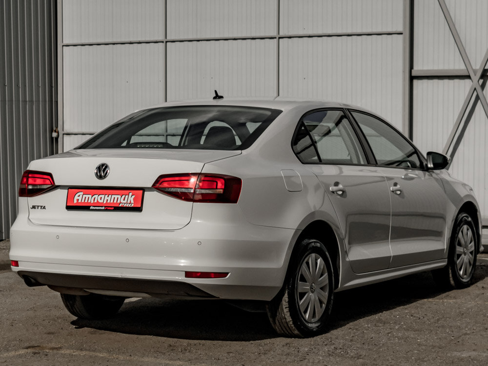 Купить Volkswagen Jetta 1.6 AT (110 л.с.), 2016 в Екатеренбурге