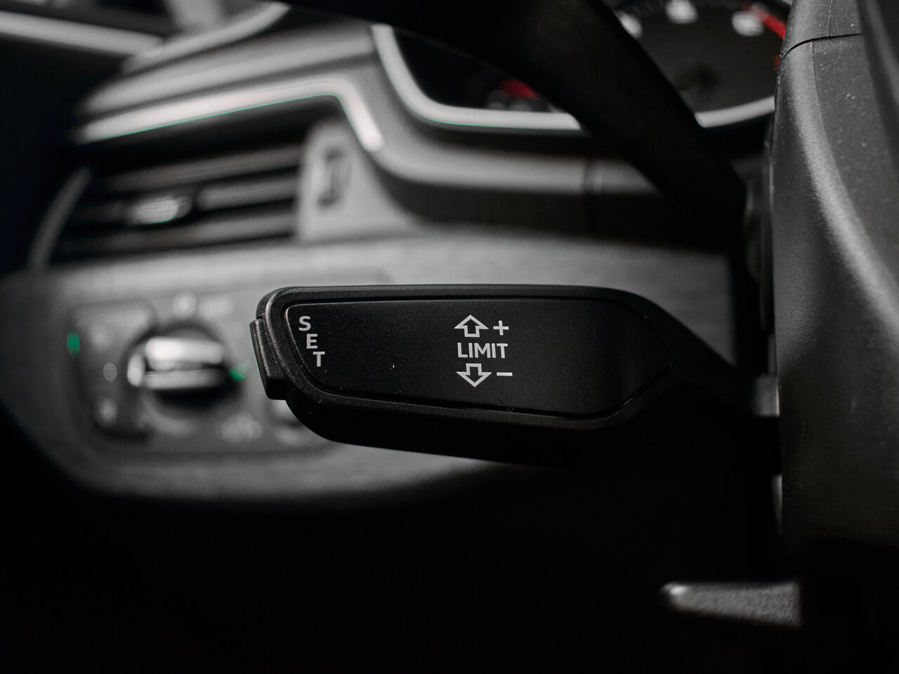 Купить Audi A4 1.4 AMT (150 л.с.), 2016 в Екатеренбурге