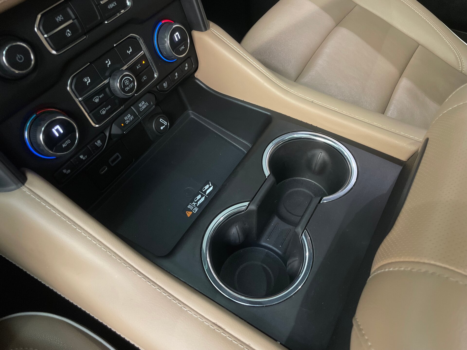 Автомобиль Chevrolet Tahoe 5.3 AT (360 л.с.) 4WD - 17