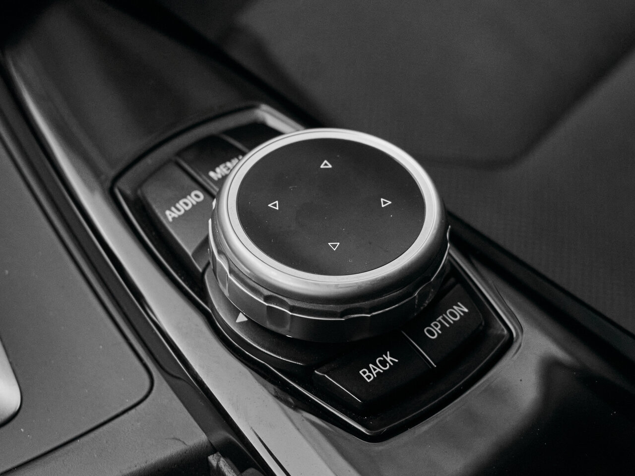 Купить BMW 3 серии 320i 2.0 AT (184 л.с.), 2017 в Екатеренбурге