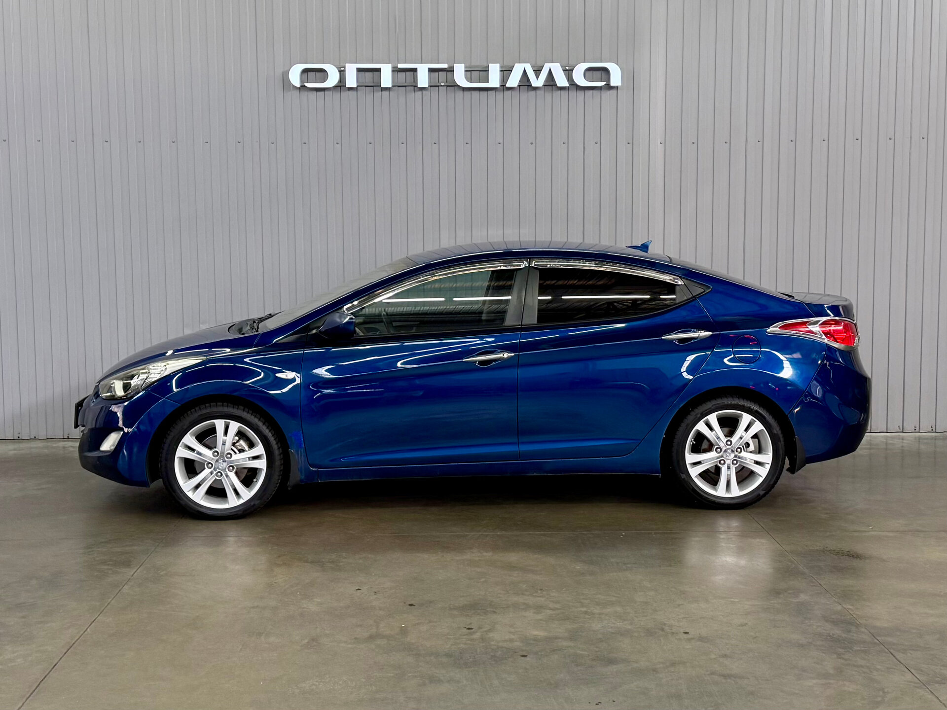 Hyundai Elantra 
