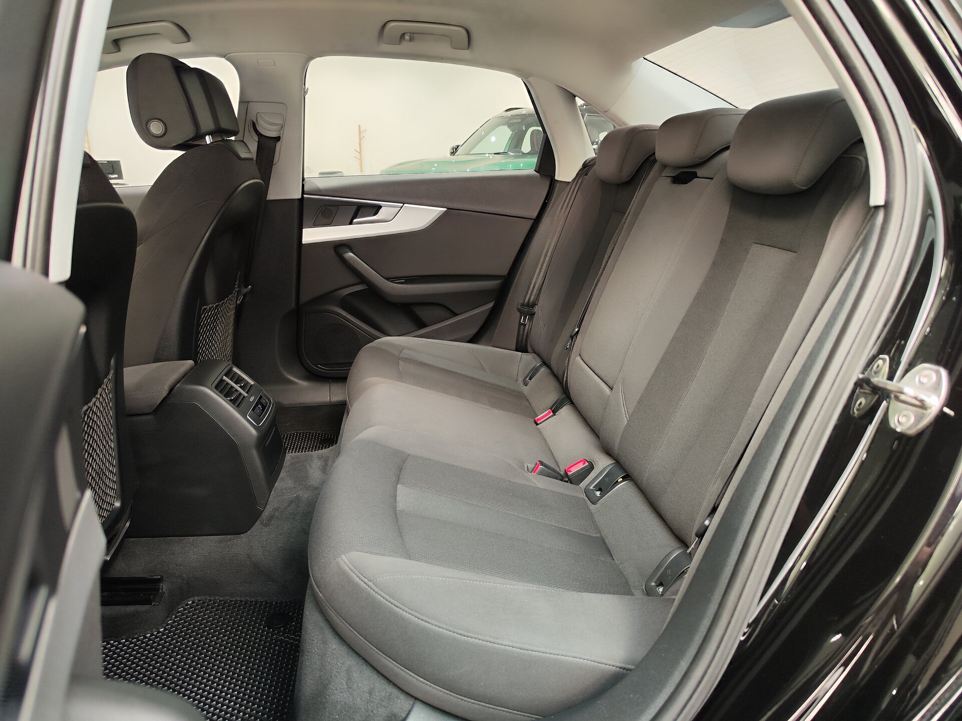 Автомобиль Audi A4 2.0 AMT (190 л.с.) - 9