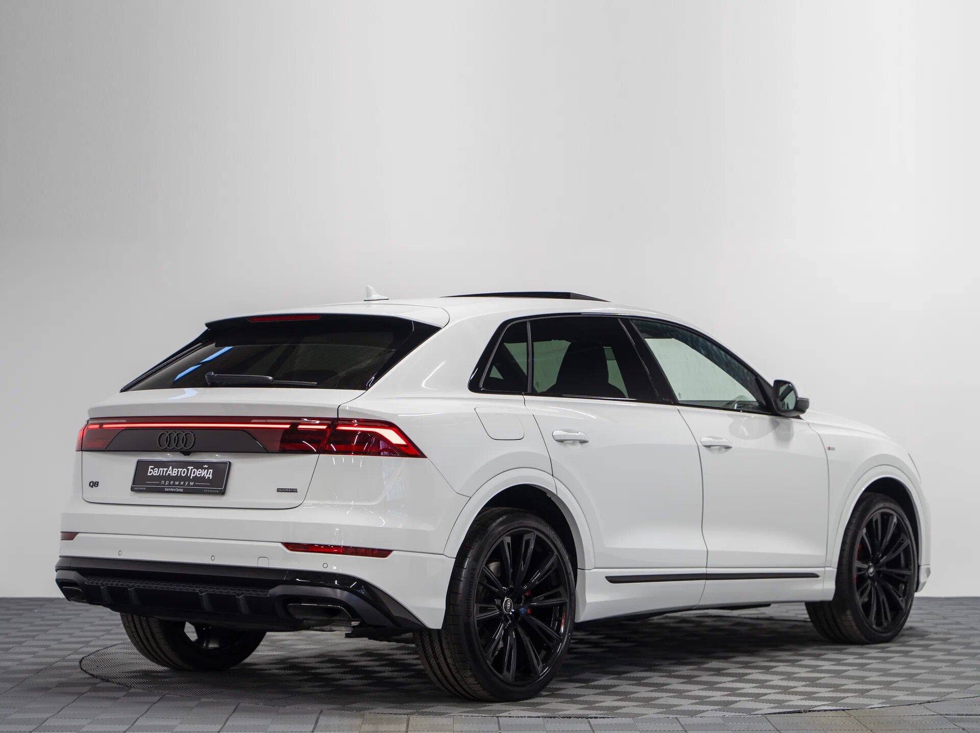 Автомобиль Audi Q8 50 TDI 3.0d AT (286 л.с.) 4WD - 7