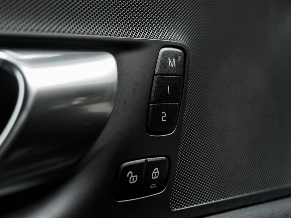 Купить Volvo XC60 2.0 AT (249 л.с.) 4WD, 2021 в Екатеренбурге