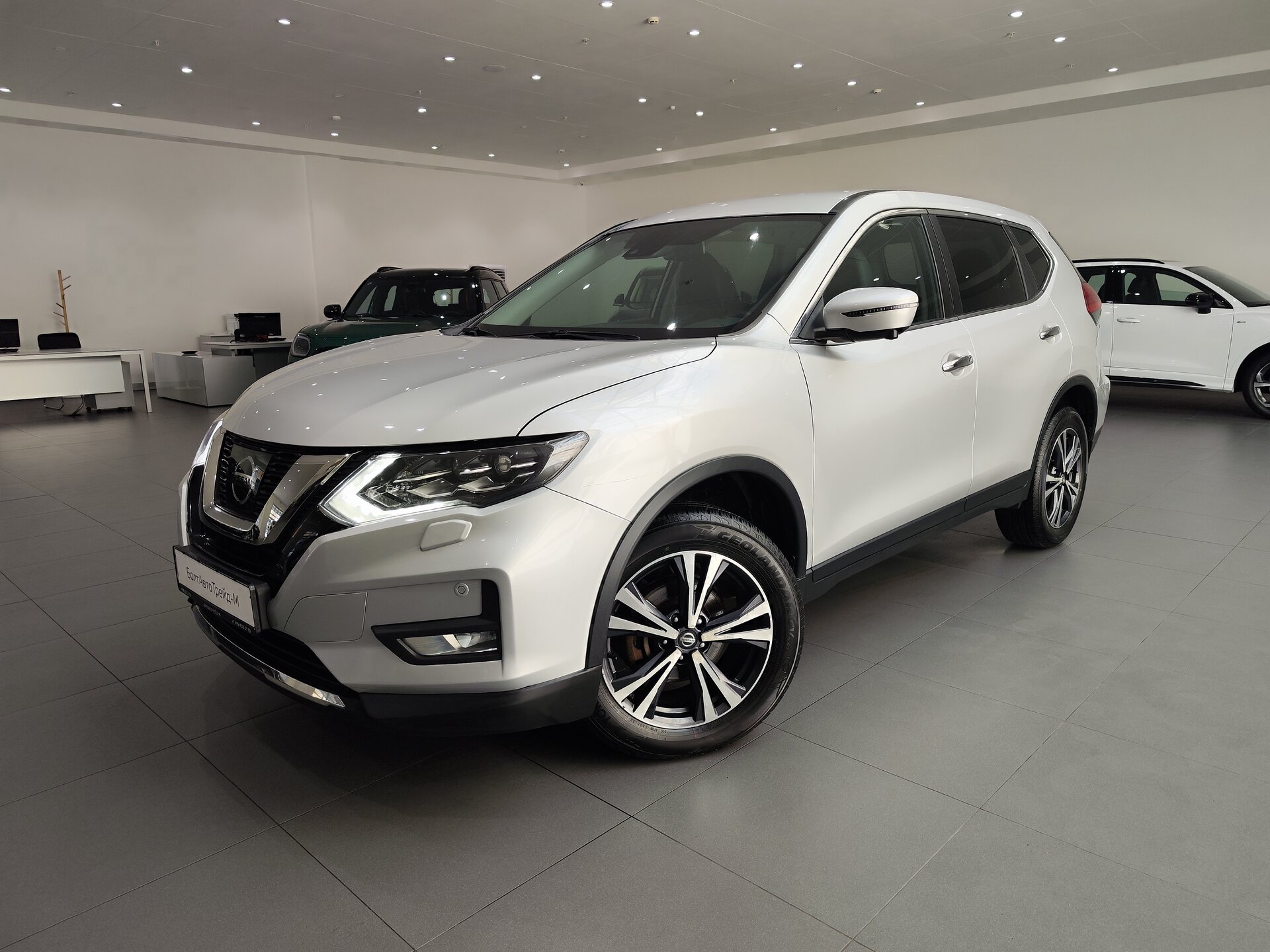 Автомобиль Nissan X-Trail 2.5 CVT (171 л.с.) 4WD - 1