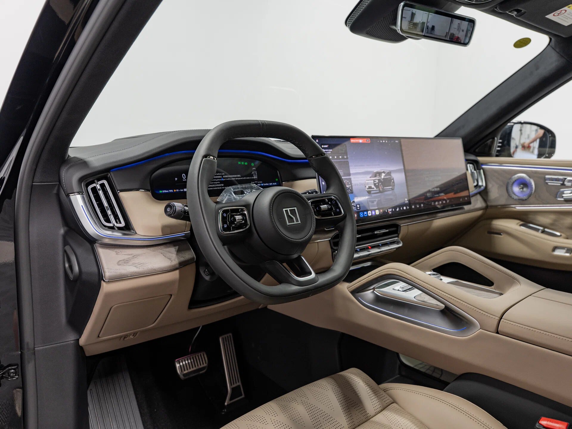 Автомобиль Zeekr 8X 70 kWh 2.0hyb AT (898 л.с.) 4WD - 3