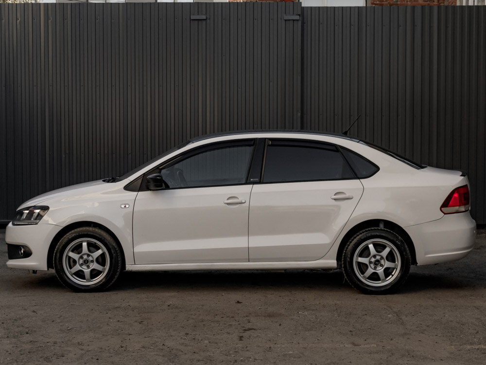 Купить Volkswagen Polo 1.6 AT (105 л.с.), 2013 в Екатеренбурге