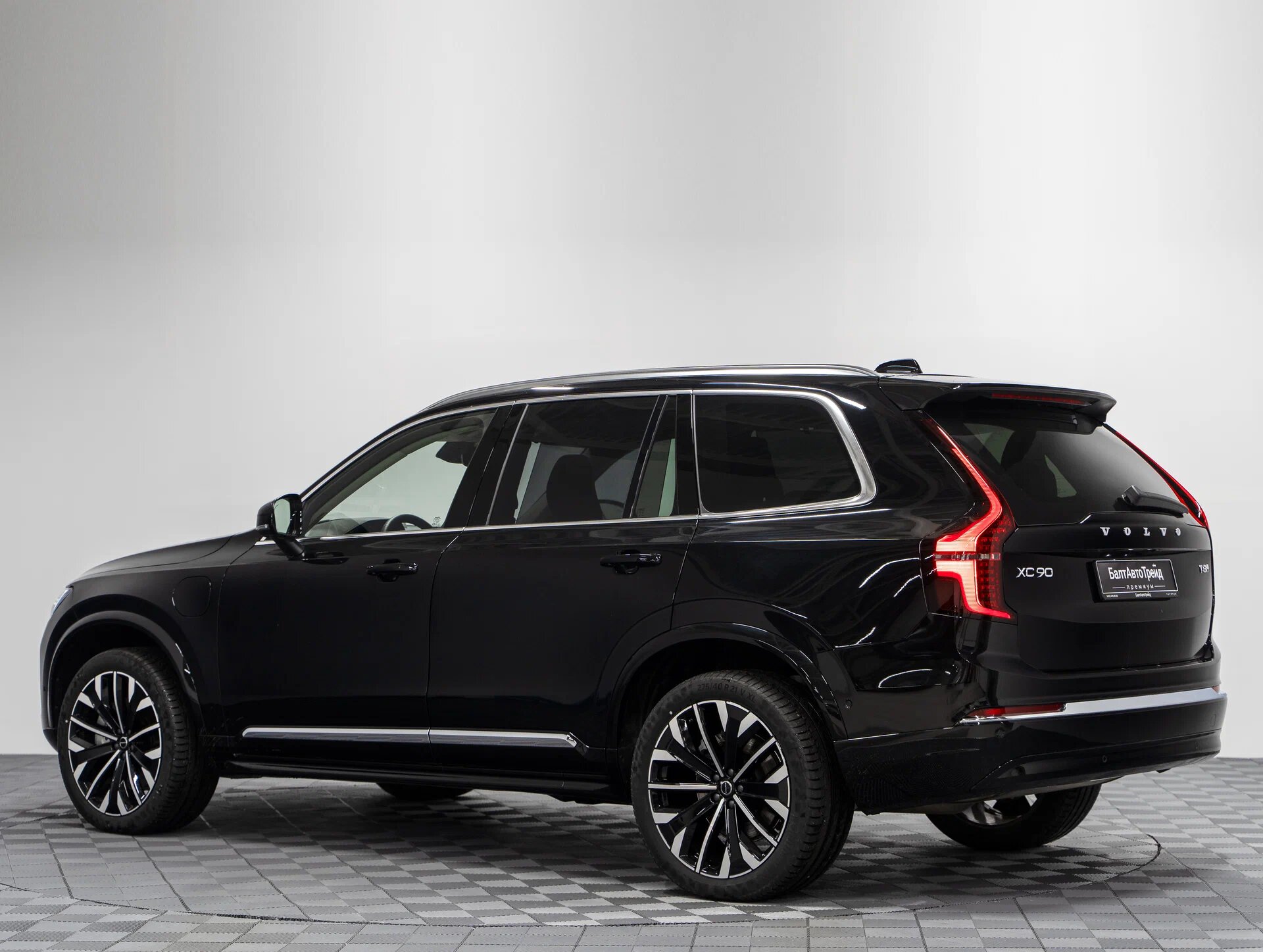 Автомобиль Volvo XC90 T8 2.0hyb AT (455 л.с.) 4WD - 13