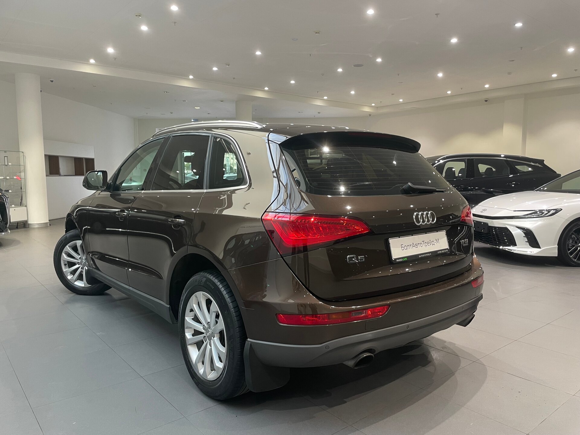 Автомобиль Audi Q5 2.0 AT (225 л.с.) 4WD - 4
