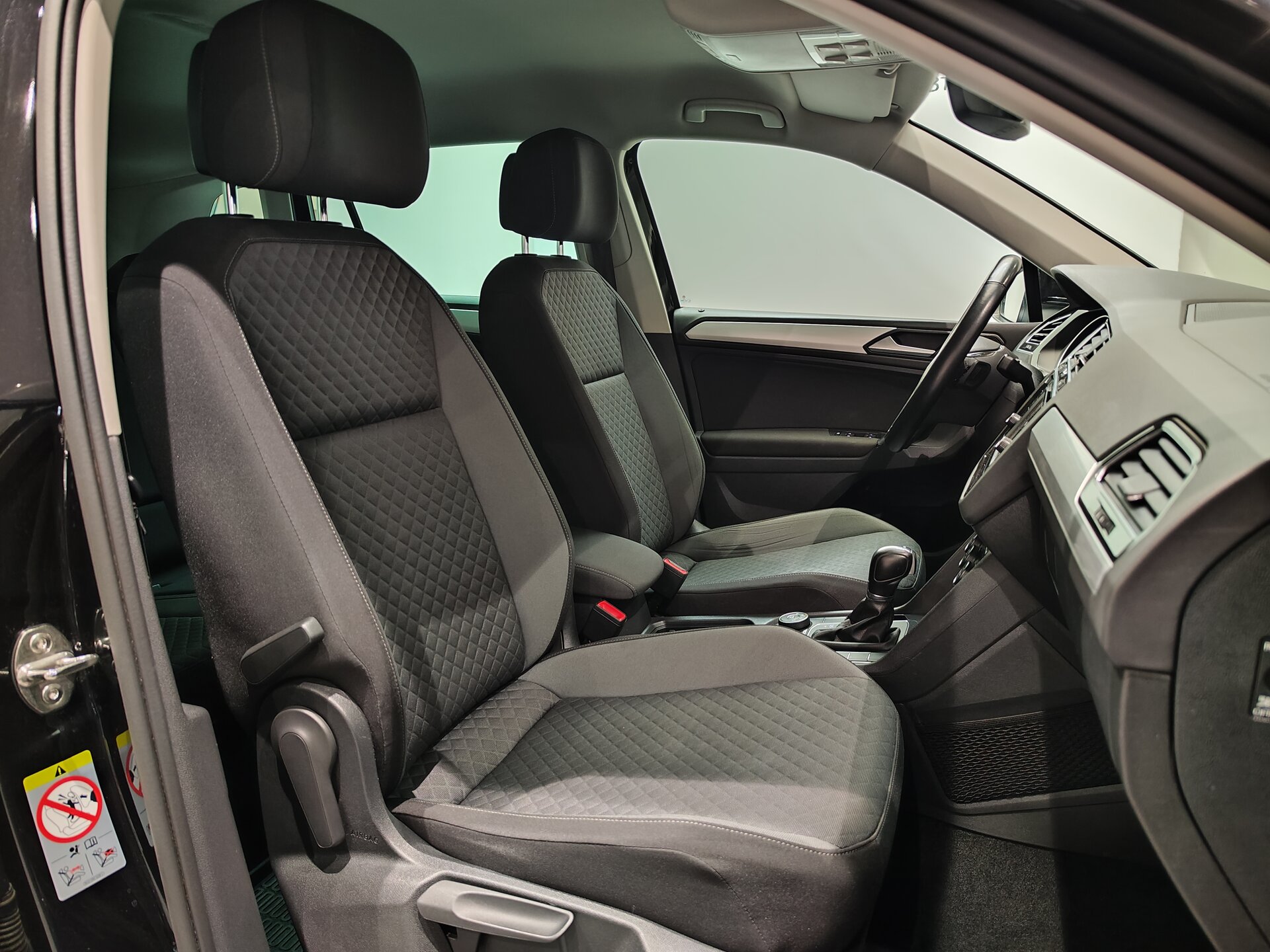Автомобиль Volkswagen Tiguan 1.4 AMT (150 л.с.) 4WD - 12