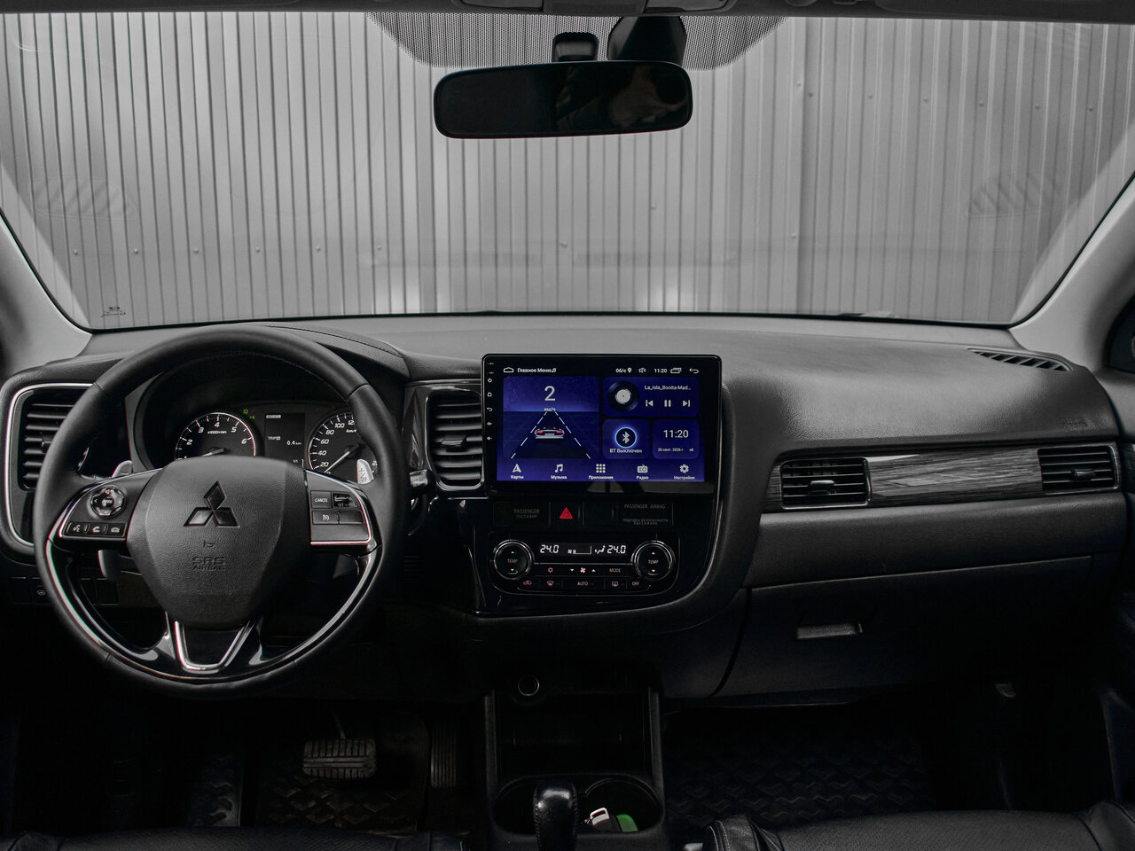 Купить Mitsubishi Outlander 2.4 CVT (167 л.с.) 4WD, 2016 в Екатеренбурге