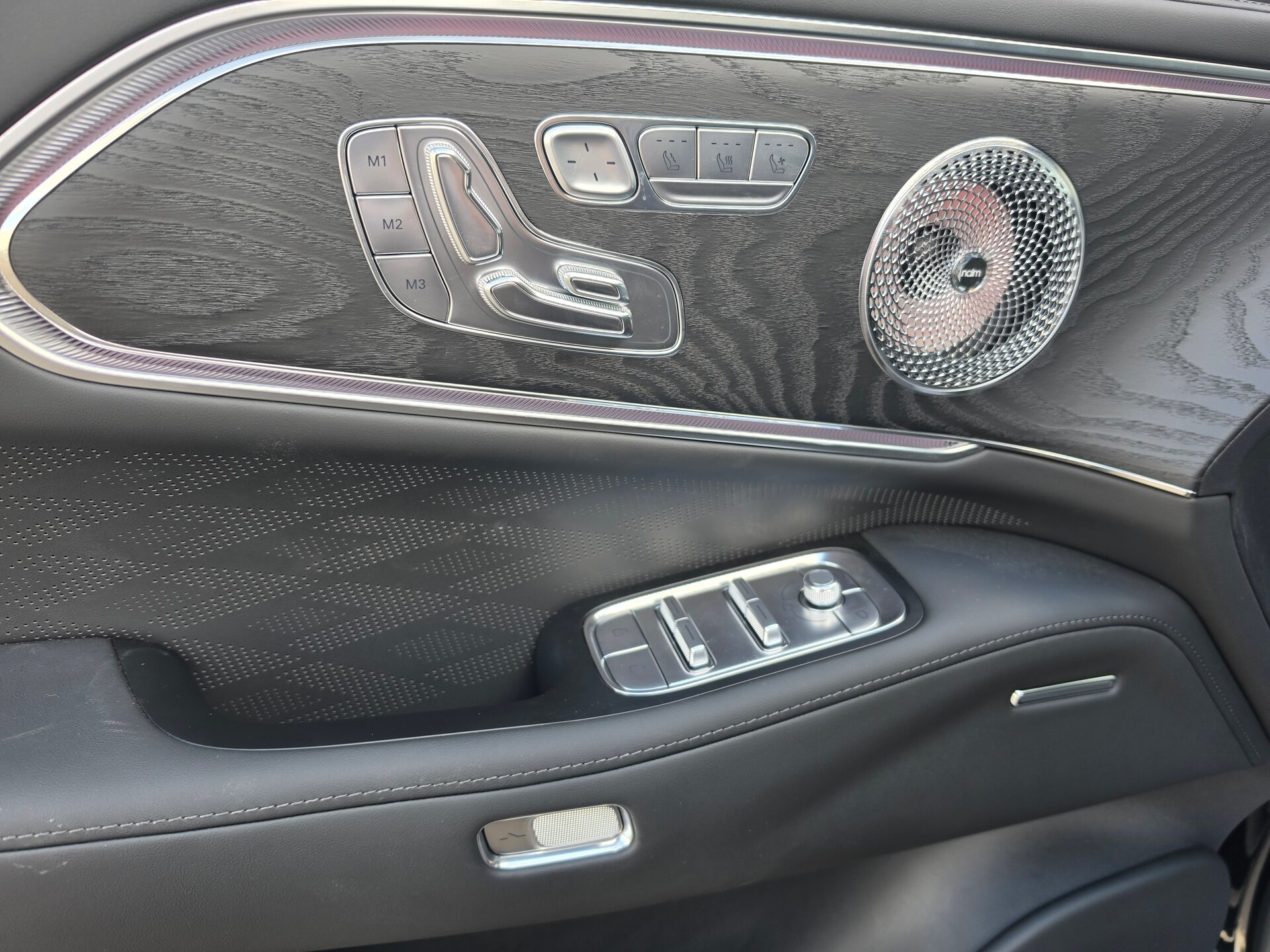 Автомобиль Zeekr 8X 70 kWh 2.0hyb AT (898 л.с.) 4WD - 16