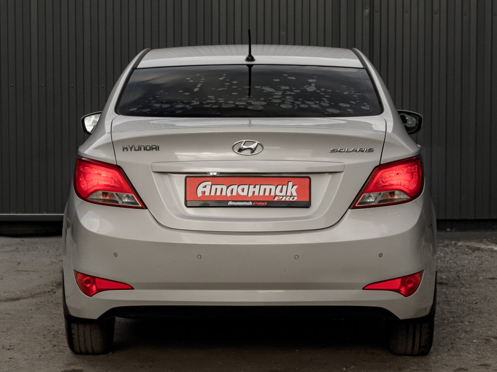 Купить Hyundai Solaris 1.6 AT (123 л.с.), 2015 в Екатеренбурге
