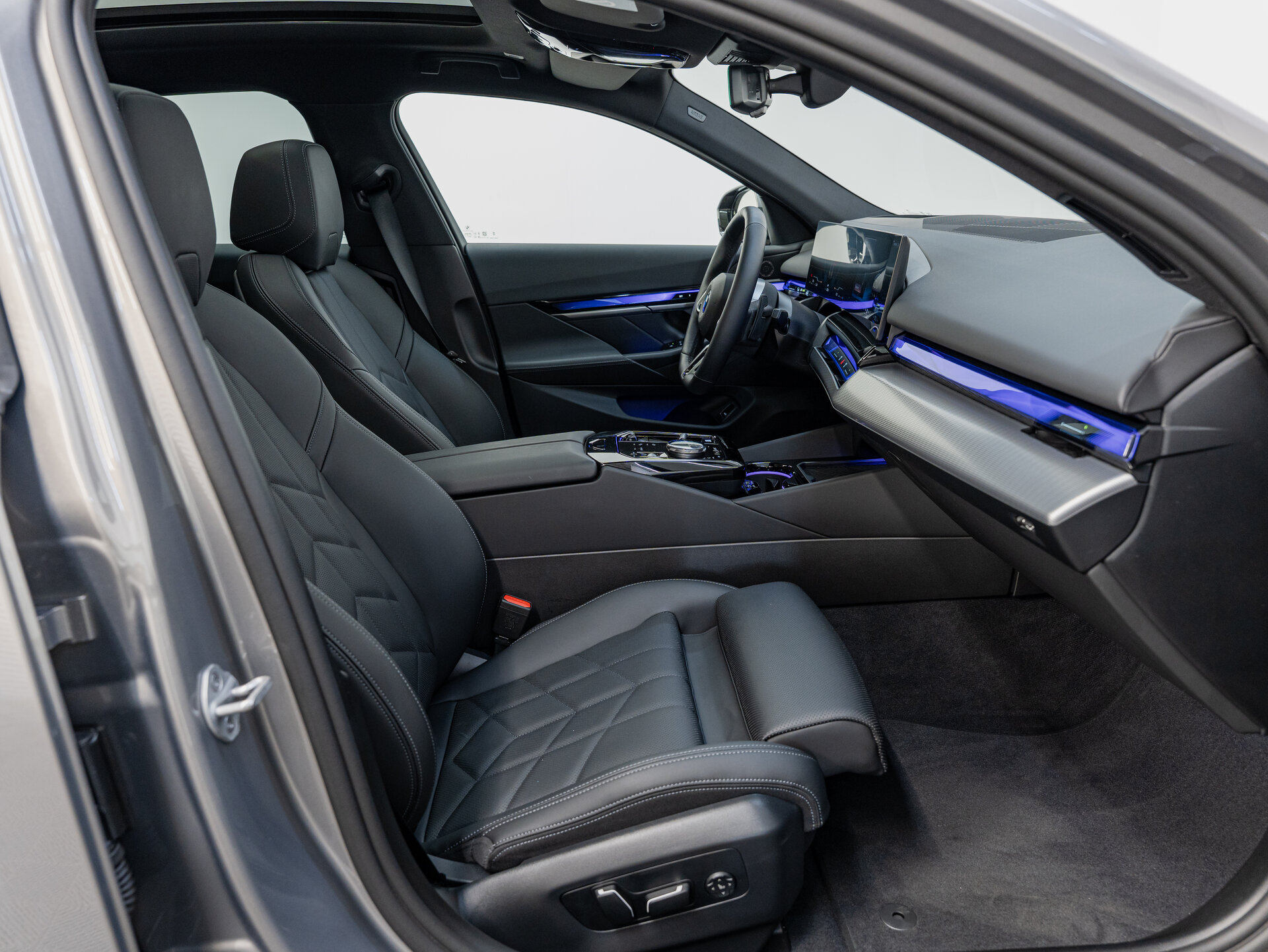Автомобиль BMW 5 серии 520d xDrive 2.0d AT (197 л.с.) 4WD - 15