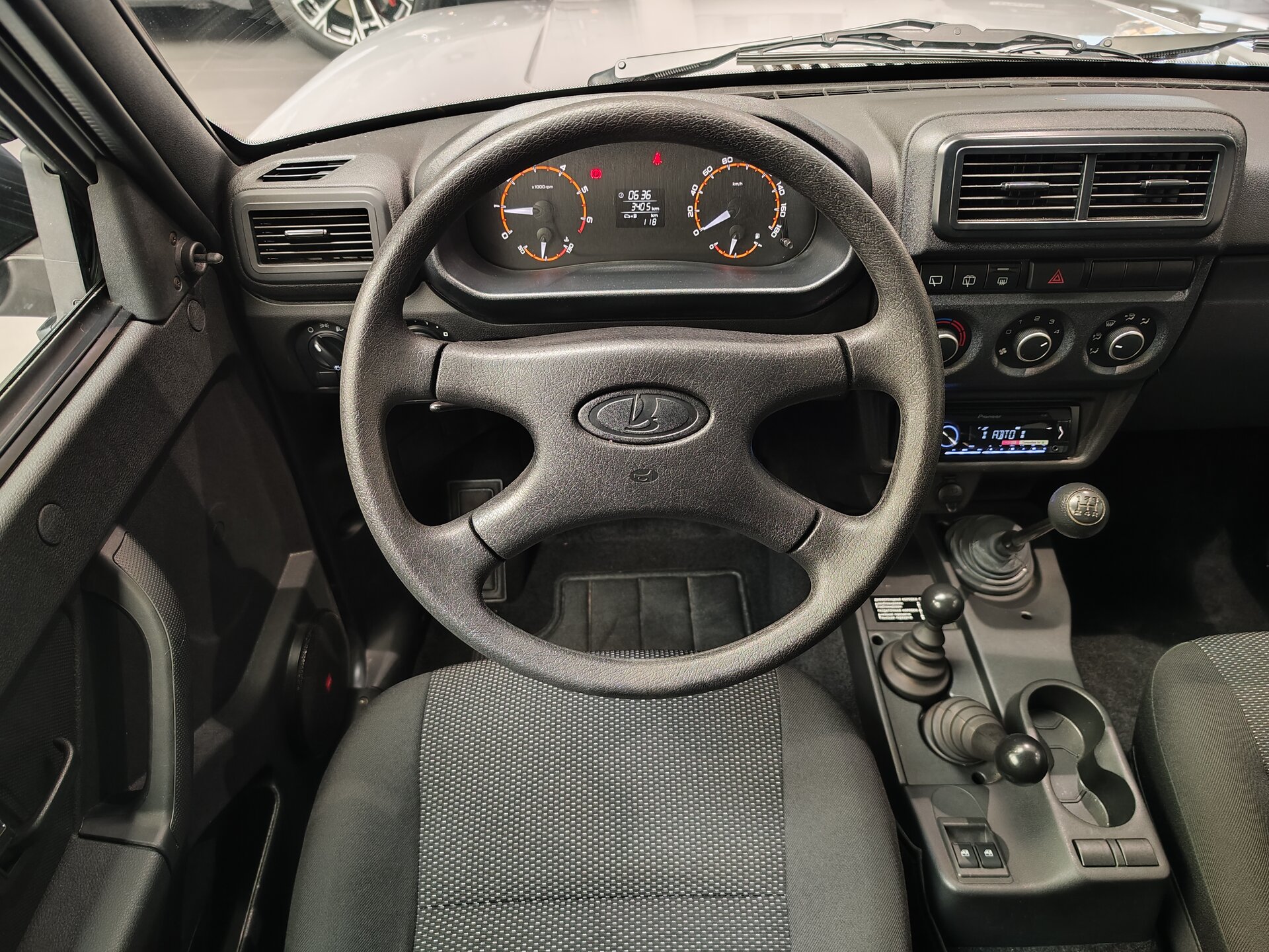 Автомобиль Lada (ВАЗ) Niva Legend 1.7 MT (83 л.с.) 4WD - 16
