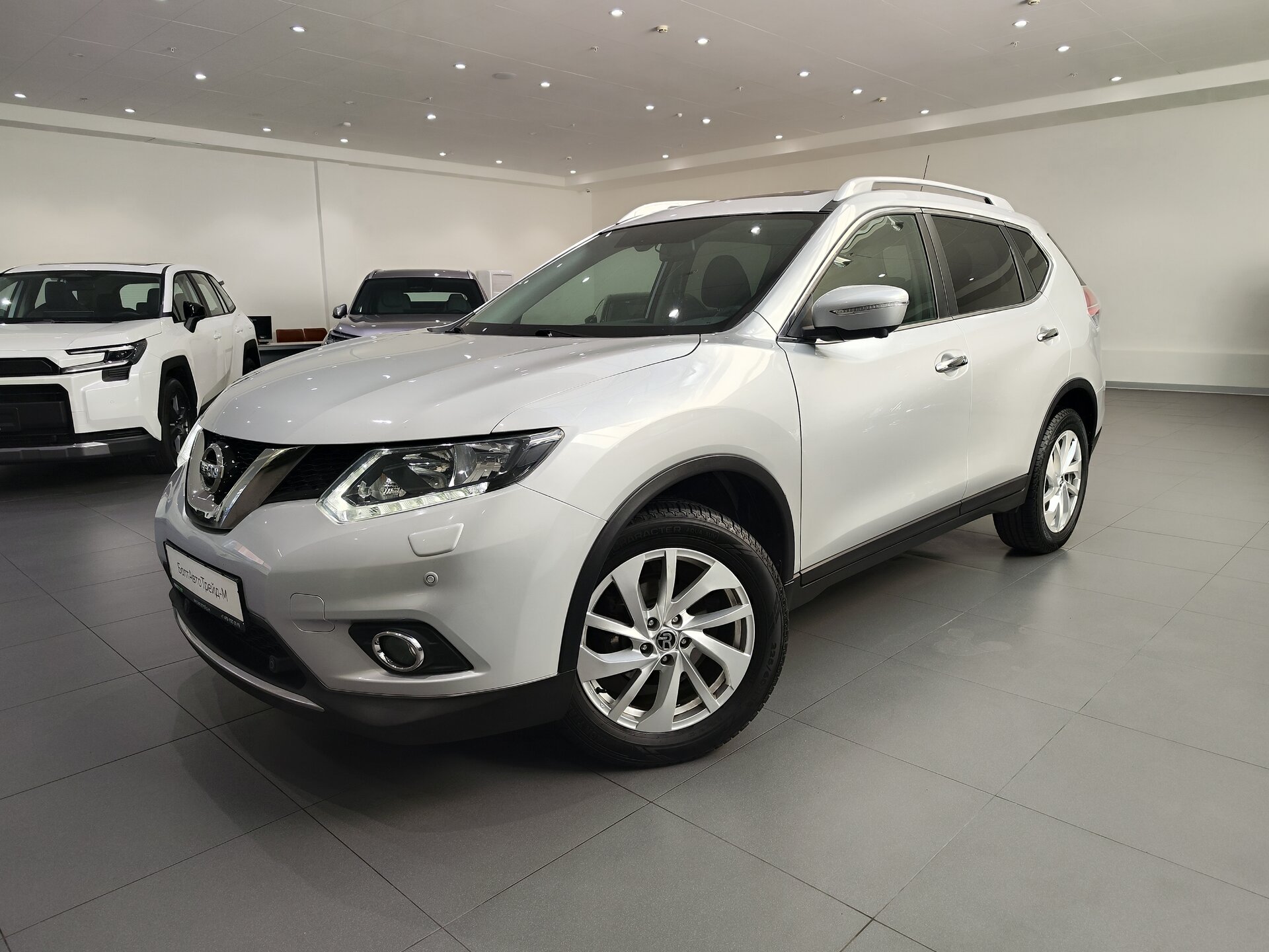 Автомобиль Nissan X-Trail 2.0 CVT (144 л.с.) 4WD - 1