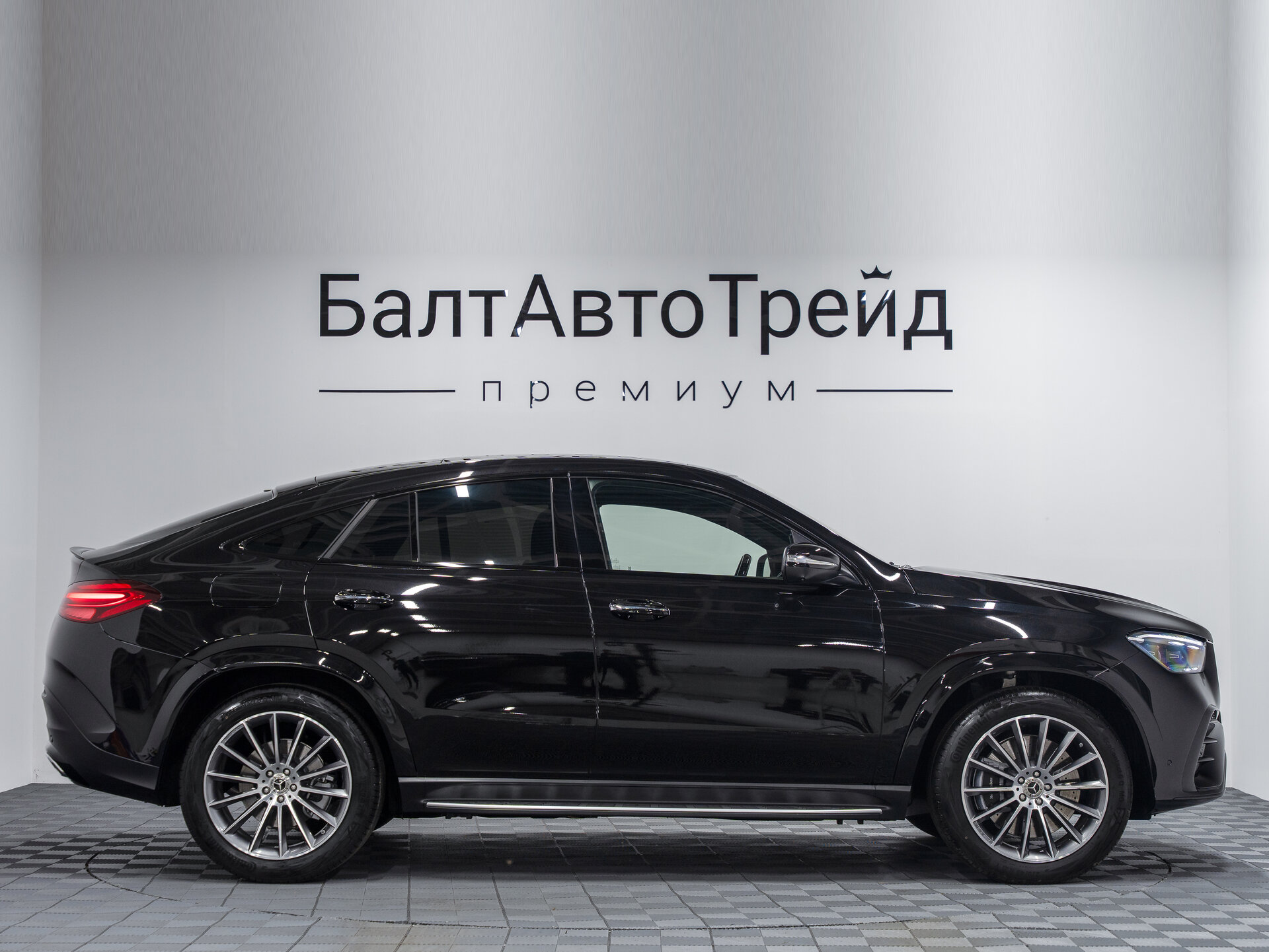 Автомобиль Mercedes-Benz GLE Coupe 450 3.0 AT (381 л.с.) 4WD - 6