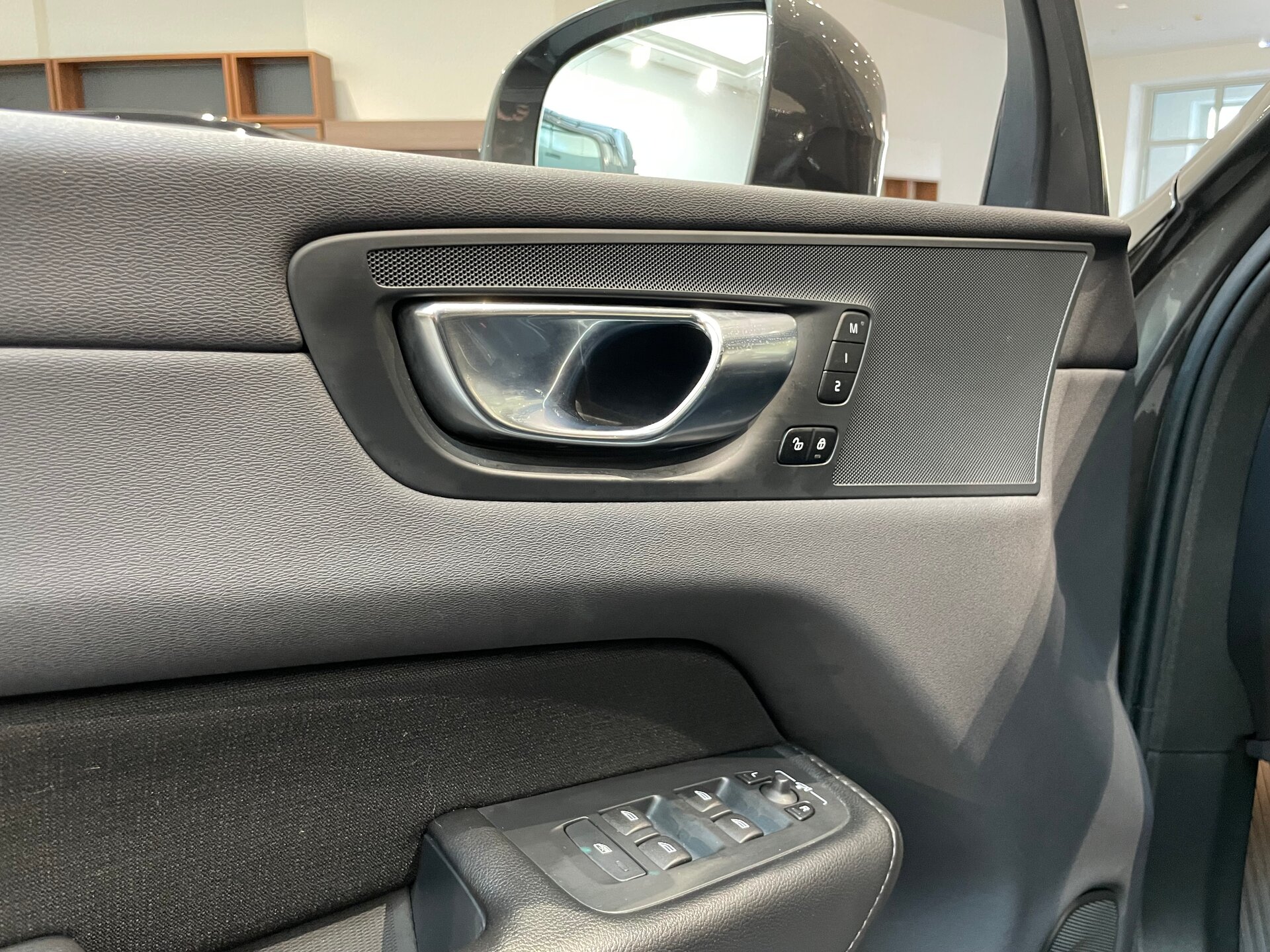 Автомобиль Volvo XC60 2.0 AT (249 л.с.) 4WD - 20