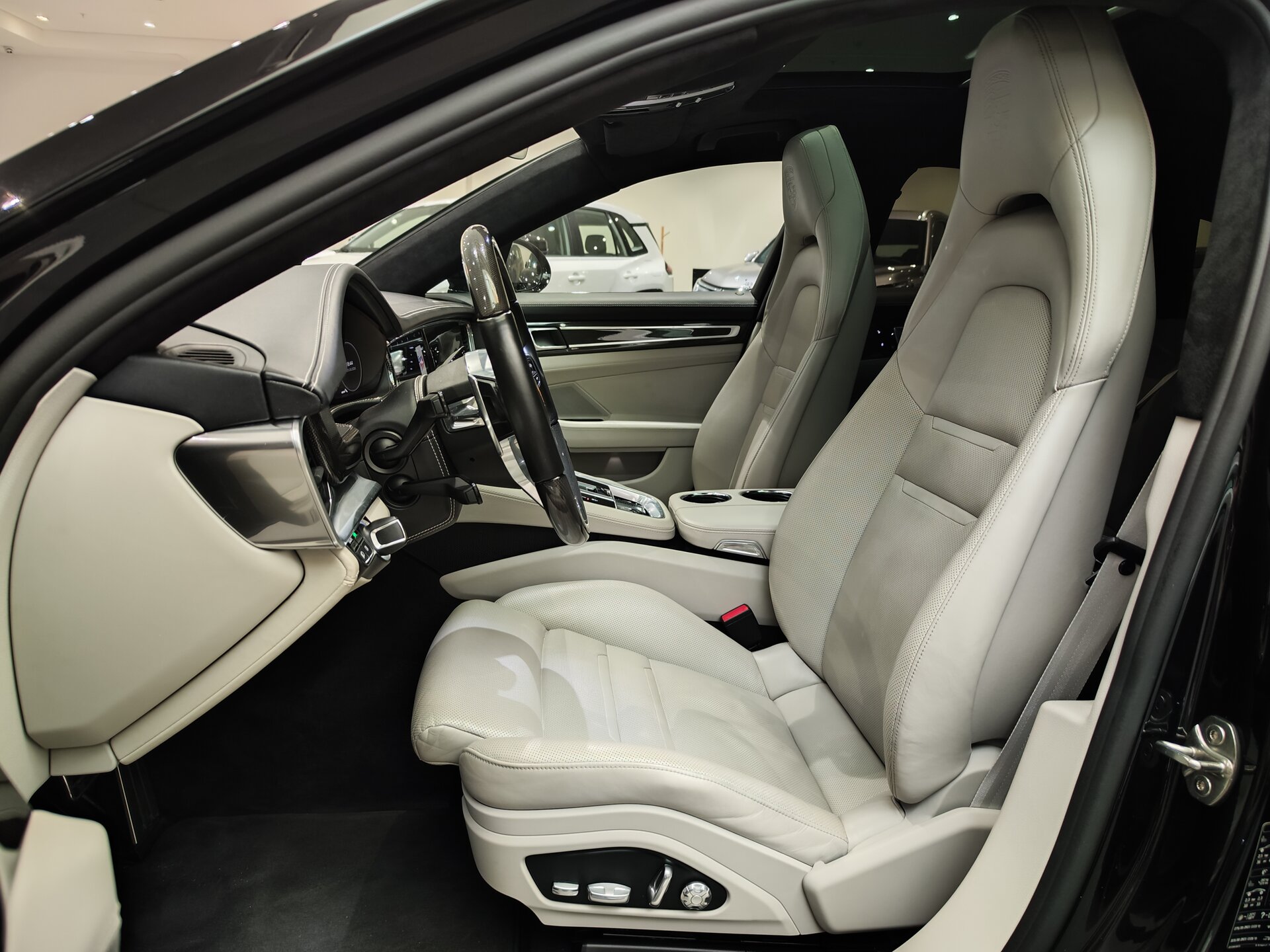 Автомобиль Porsche Panamera 4S 2.9 AMT (440 л.с.) 4WD - 8