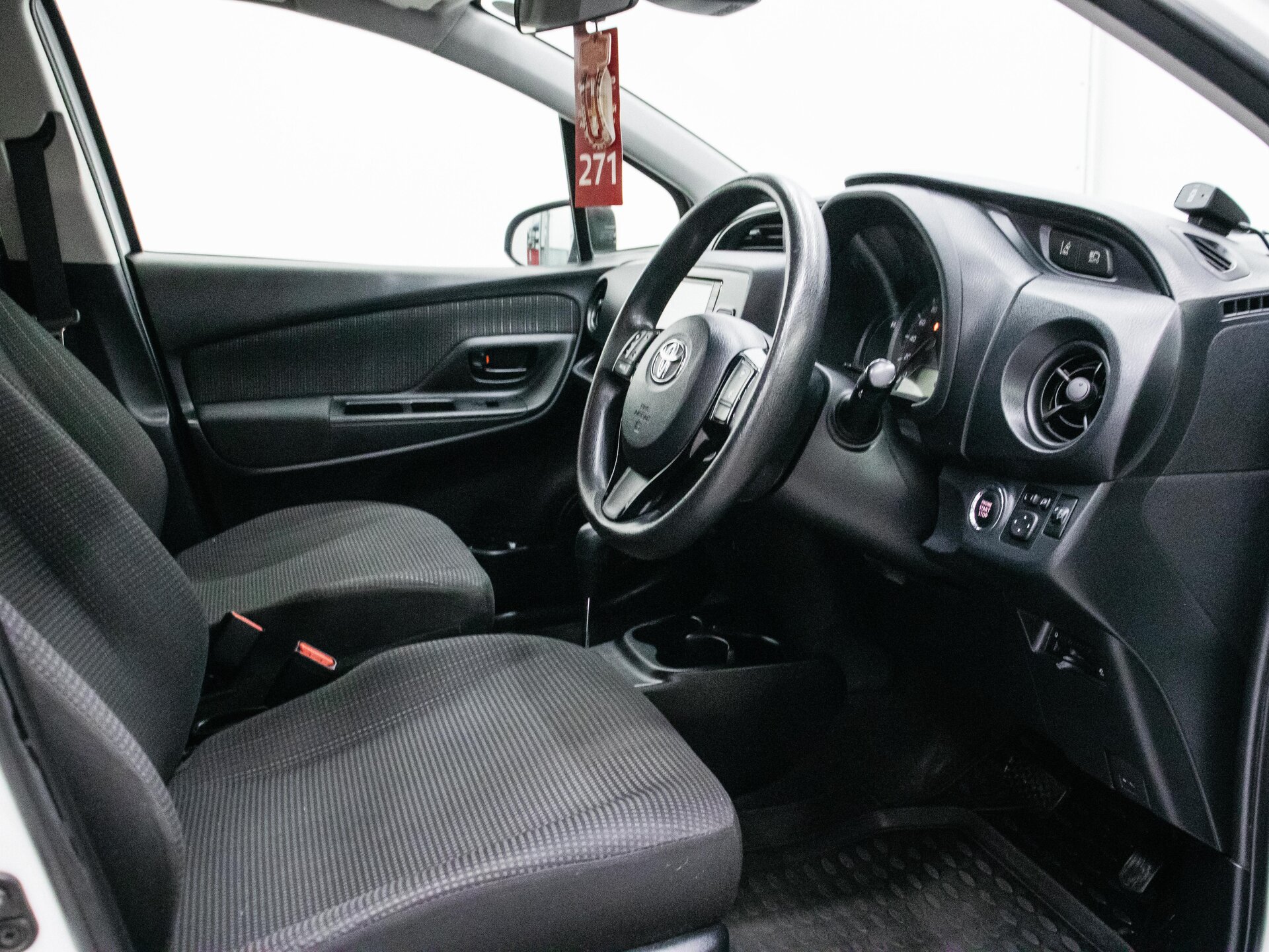 Toyota Vitz 2019 17