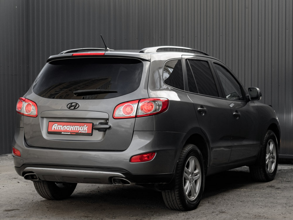 Купить Hyundai Santa Fe 2.4 AT (174 л.с.) 4WD, 2011 в Екатеренбурге