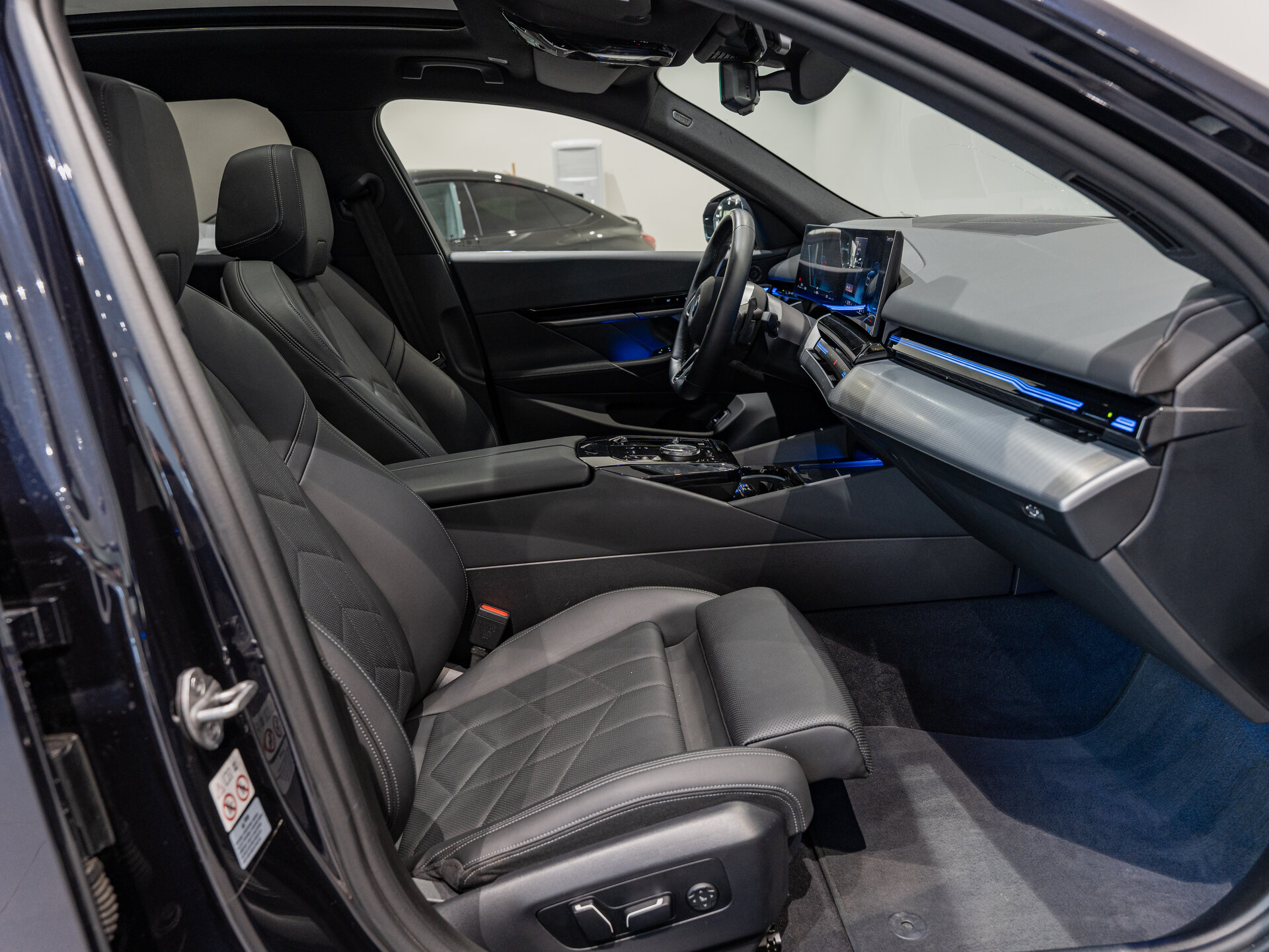 Автомобиль BMW 5 серии 523d 2.0d AT (197 л.с.) - 10