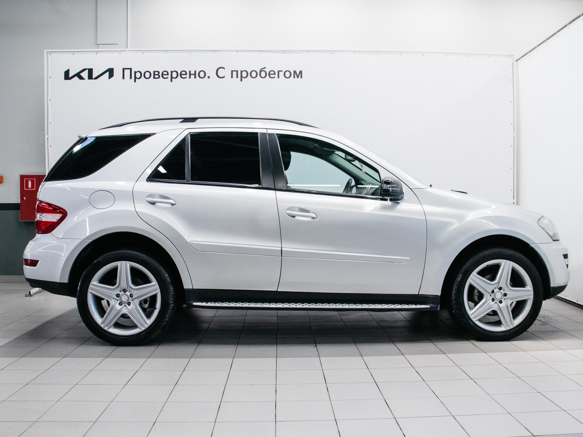 Mercedes-Benz M-Класс 2010 6