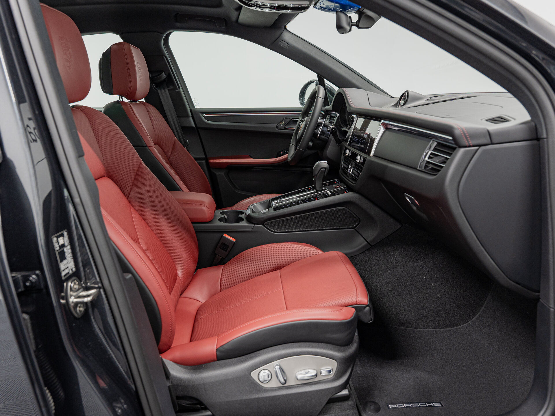 Автомобиль Porsche Macan 2.0 AMT (265 л.с.) 4WD - 14