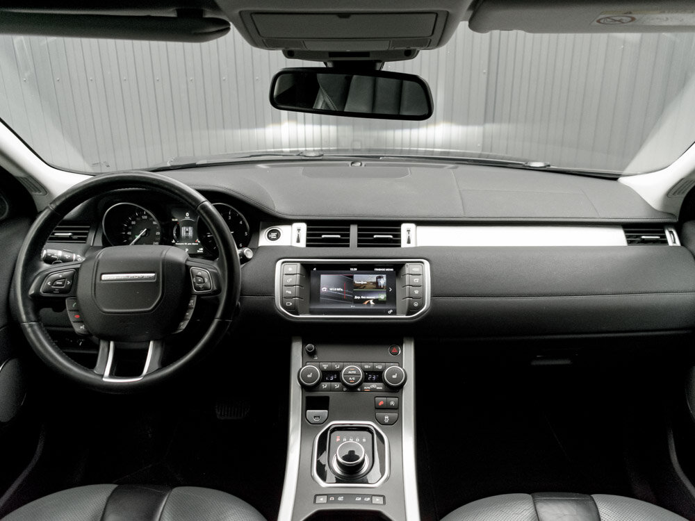 Купить Land Rover Range Rover Evoque 2.0d AT (150 л.с.) 4WD, 2017 в Екатеренбурге