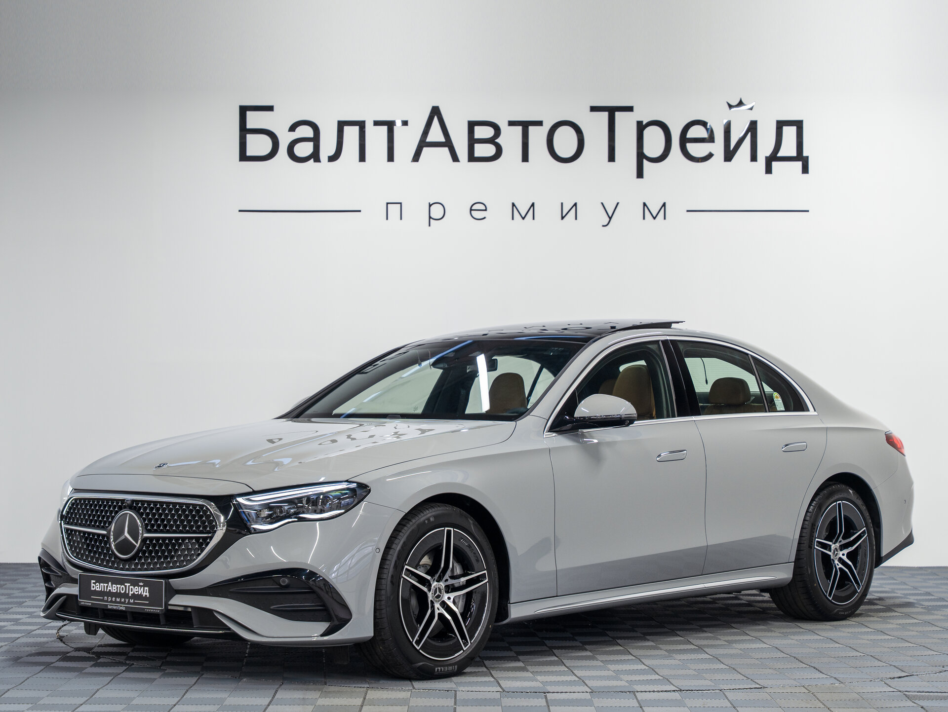 Автомобиль Mercedes-Benz E-Класс 300 2.0 AT (258 л.с.) 4WD - 1
