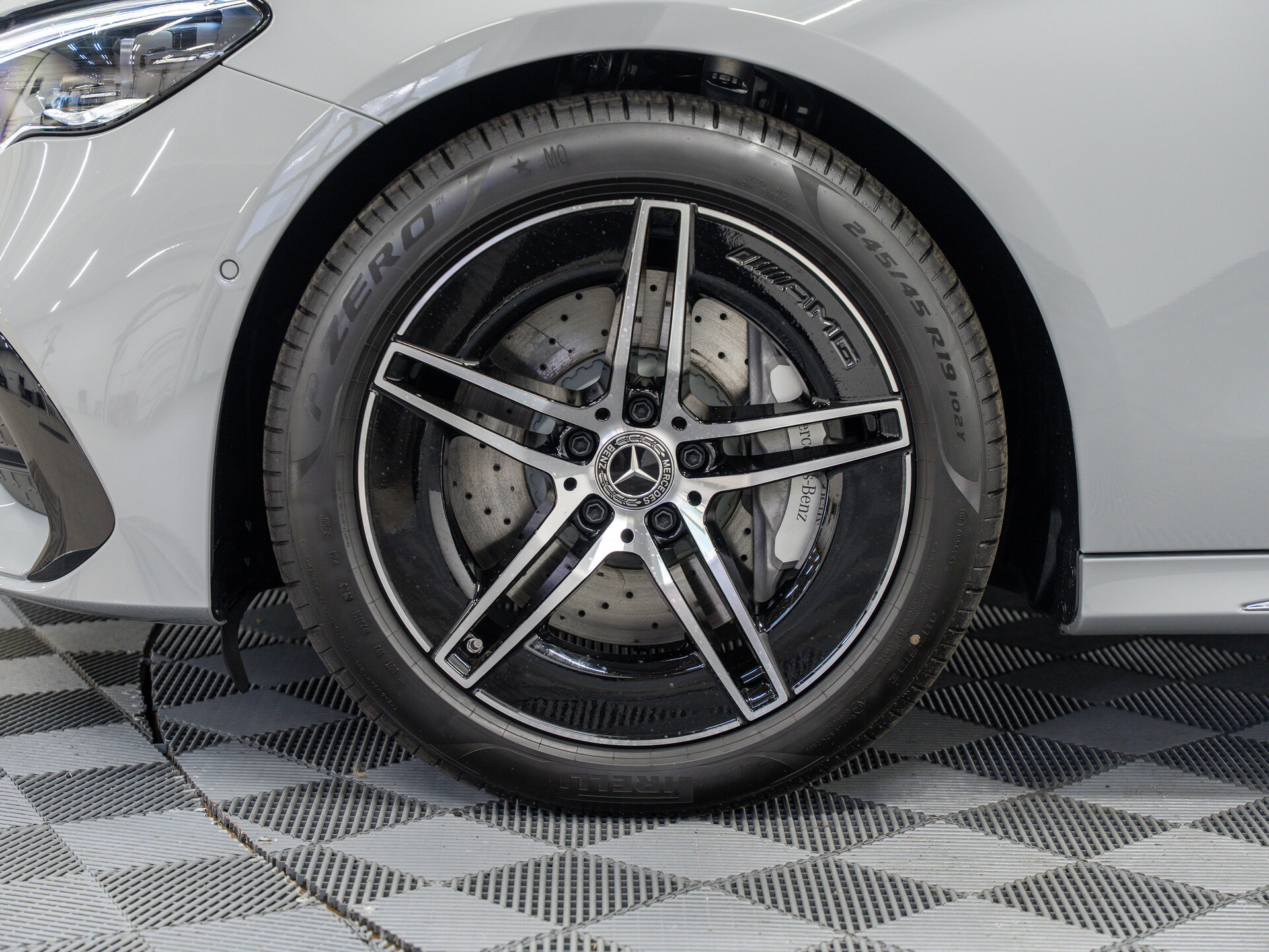 Автомобиль Mercedes-Benz E-Класс 300 2.0 AT (258 л.с.) 4WD - 3