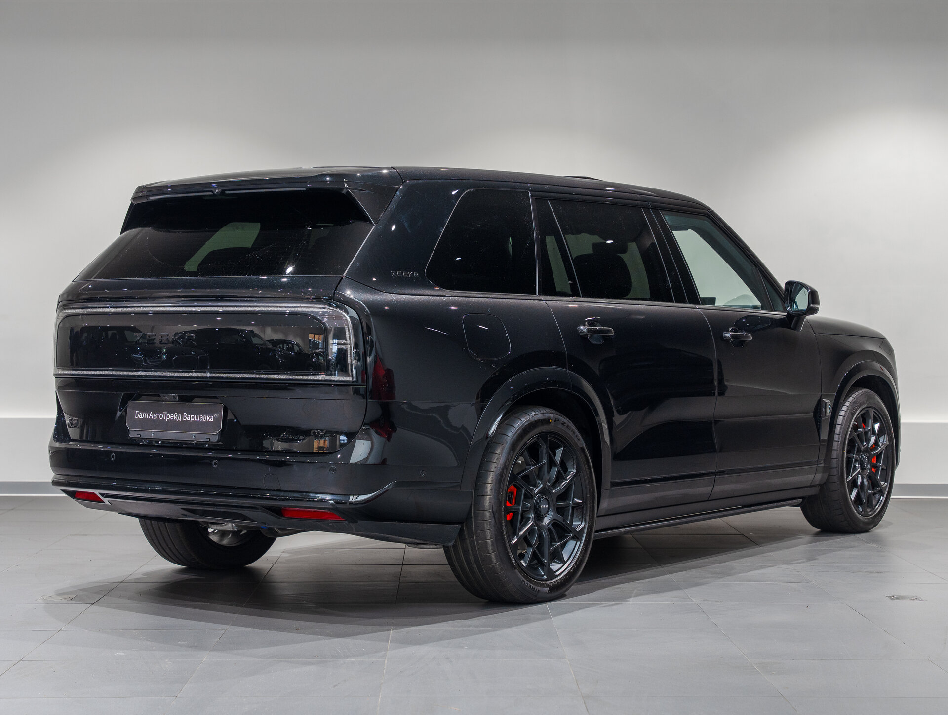 Автомобиль Zeekr 9X 70 kWh 2.0hyb AT (1401 л.с.) 4WD - 5