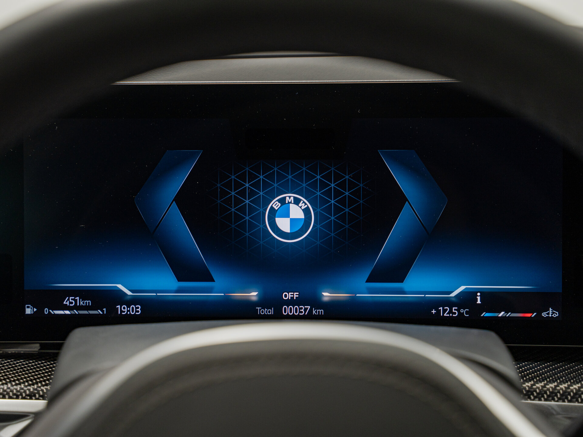 Автомобиль BMW X6 40d 3.0d AT (352 л.с.) 4WD - 17