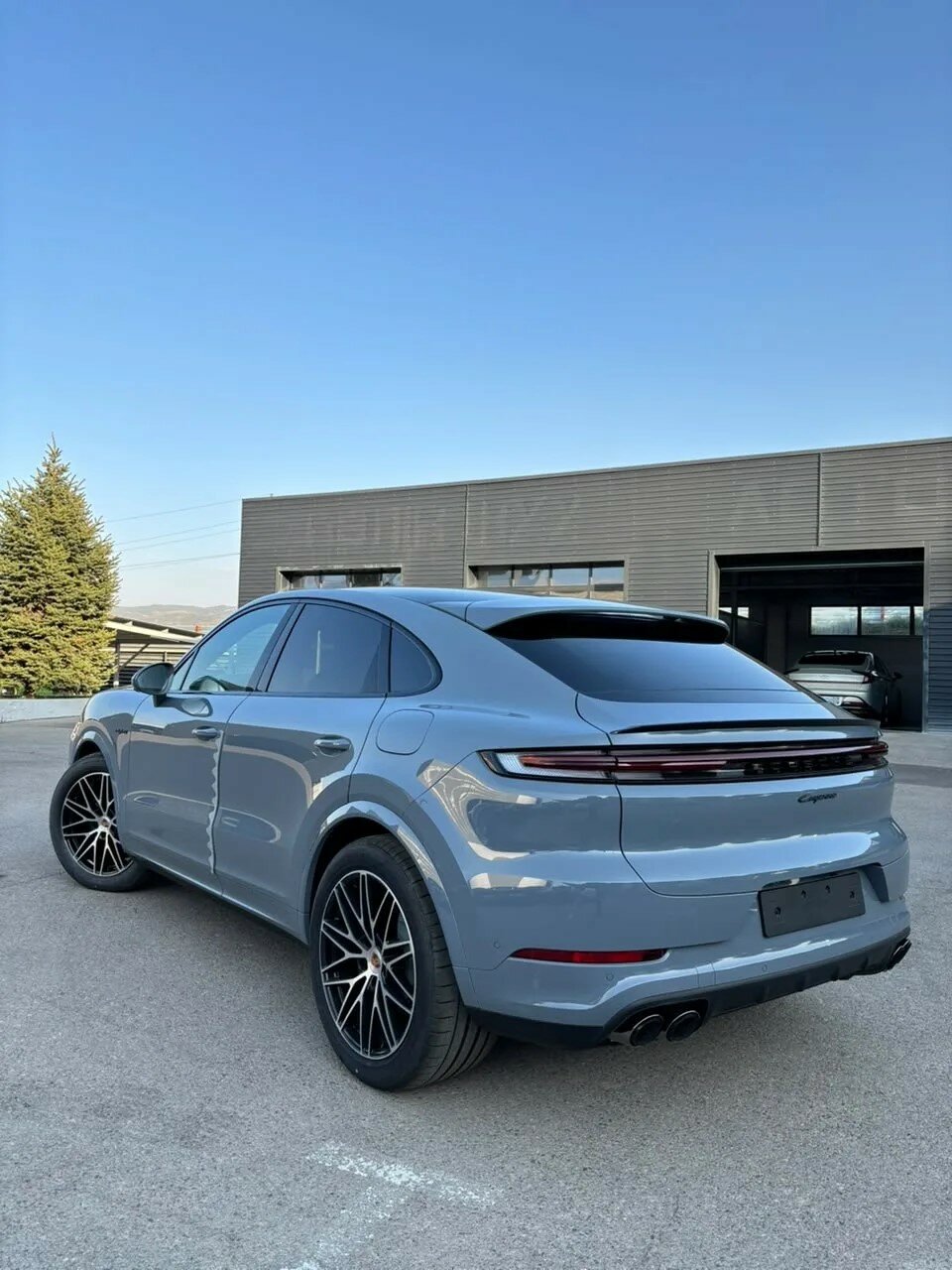 Автомобиль Porsche Cayenne E-Hybrid Coupé 3.0hyb AT (470 л.с.) 4WD - 2
