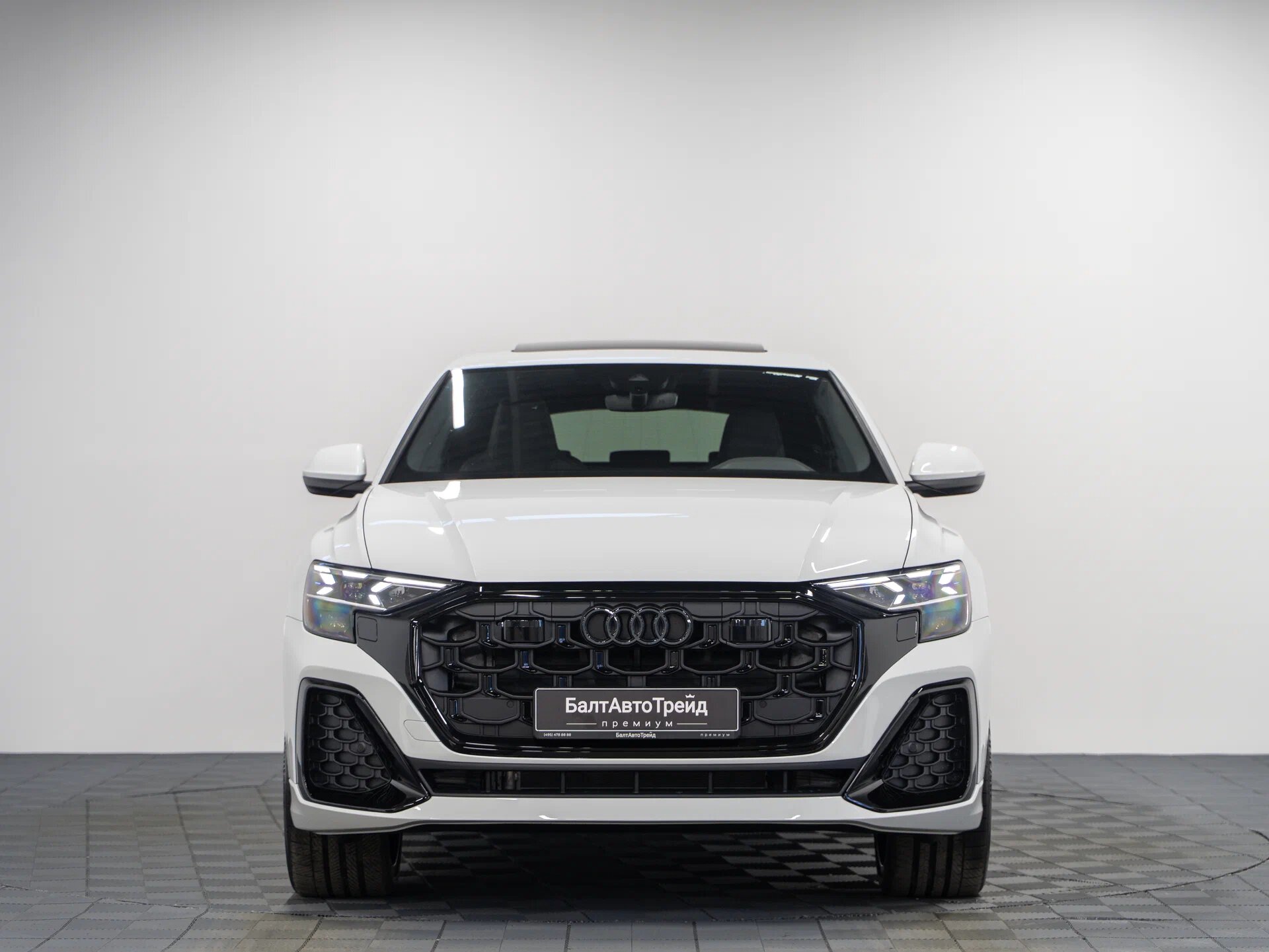 Автомобиль Audi Q8 50 TDI 3.0d AT (286 л.с.) 4WD - 4